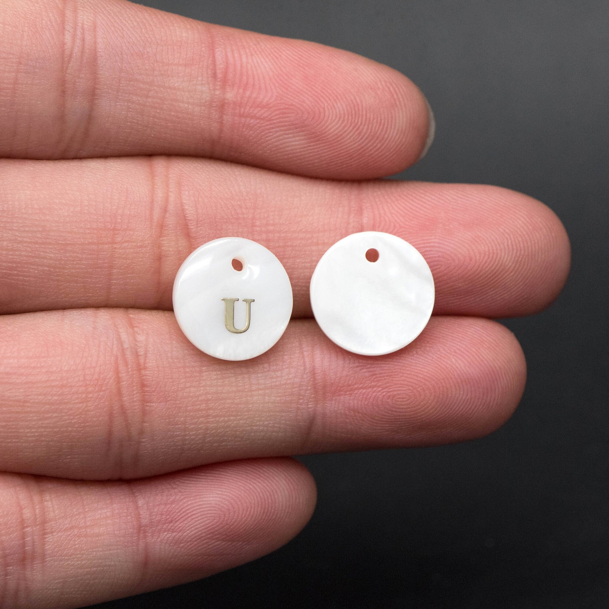 Shell Alphabet Charms, English Letter Beads, Round Coin Disc Letter Pendant, Personalized Initial Charms, You Choose Letter (V1371)