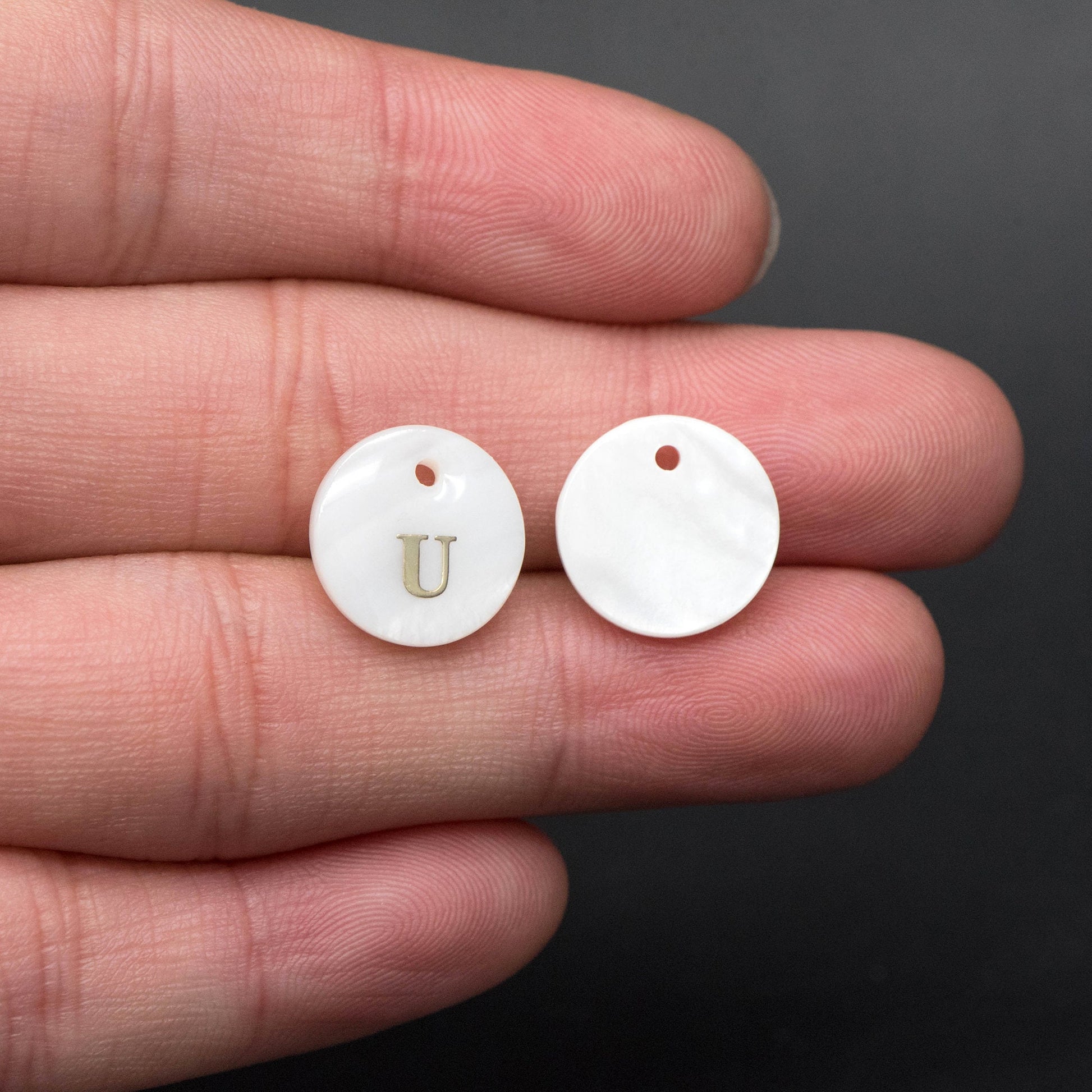 Shell Alphabet Charms, English Letter Beads, Round Coin Disc Letter Pendant, Personalized Initial Charms, You Choose Letter (V1371)