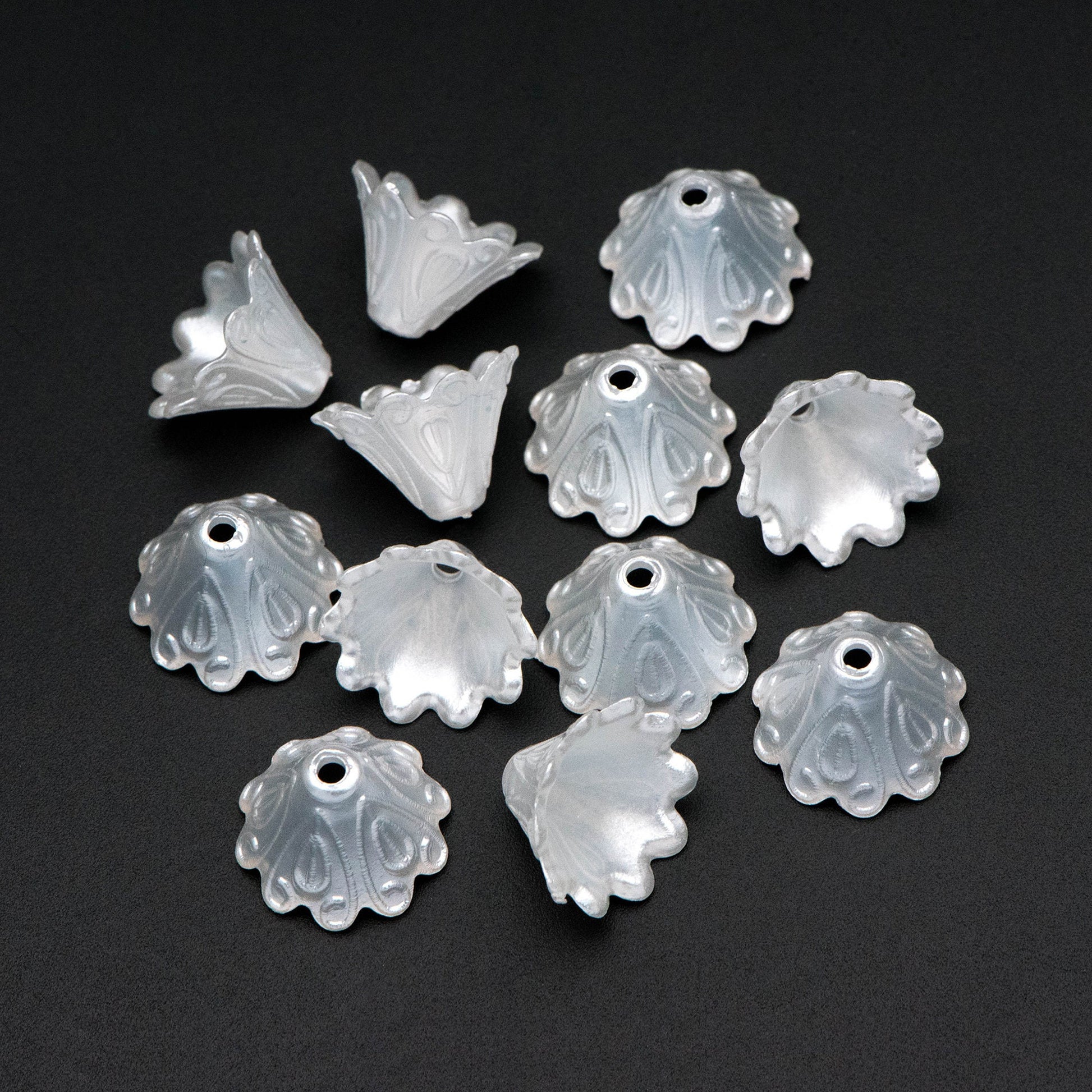 30pcs Plastic Acrylic Bead Caps 15mm, Pearly Pearl White Color (#SL033)