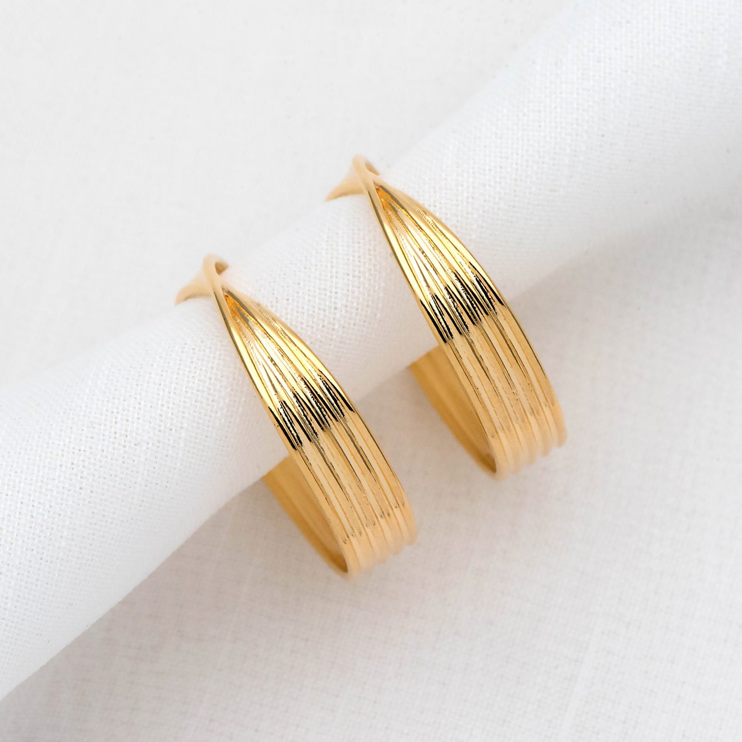 10pcs Gold/ Silver tone Twisted Hoops, Minimalist Earrings, Modern Thick Hoops, Statement Hoops Earring (GB-1983)