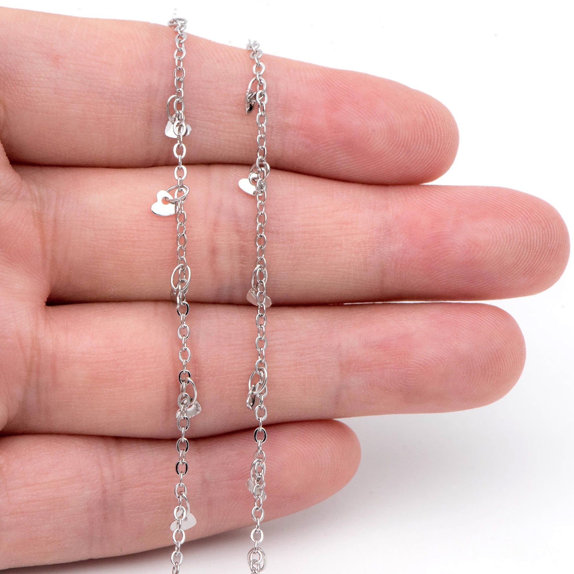 Silver tone Cable Chain with Dangling Heart Disc Charms, Rhodium plated Brass, Quality Heart Chain for Necklace (#LK-459-2)/ 1 Meter=3.3ft