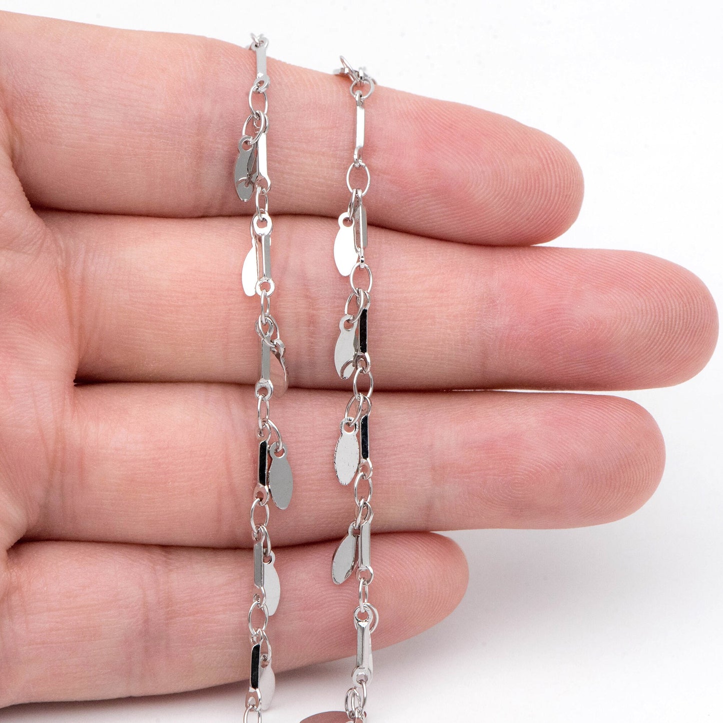 Silver Bar Chain with Dangling Oval Disc Charms, Rhodium plated Brass, Leaf Chain for Necklace Wholesale (#LK-460-2)/ 1 Meter=3.3ft