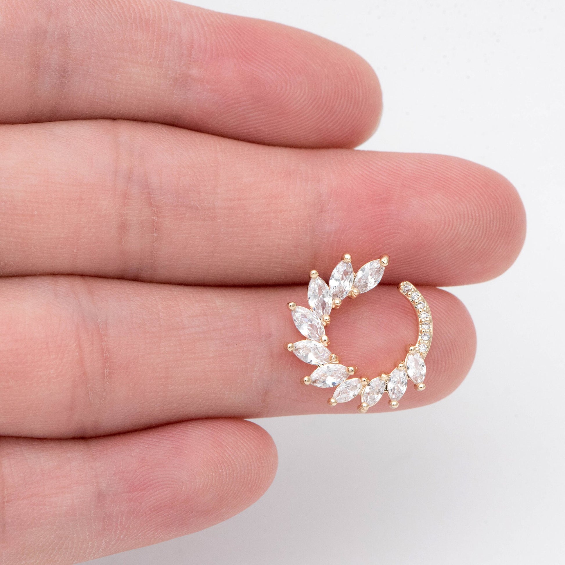 4pcs CZ Pave Garland Ear Posts, 18K Gold plated Brass, Flower Circle Stud Earrings (#GB-2129)