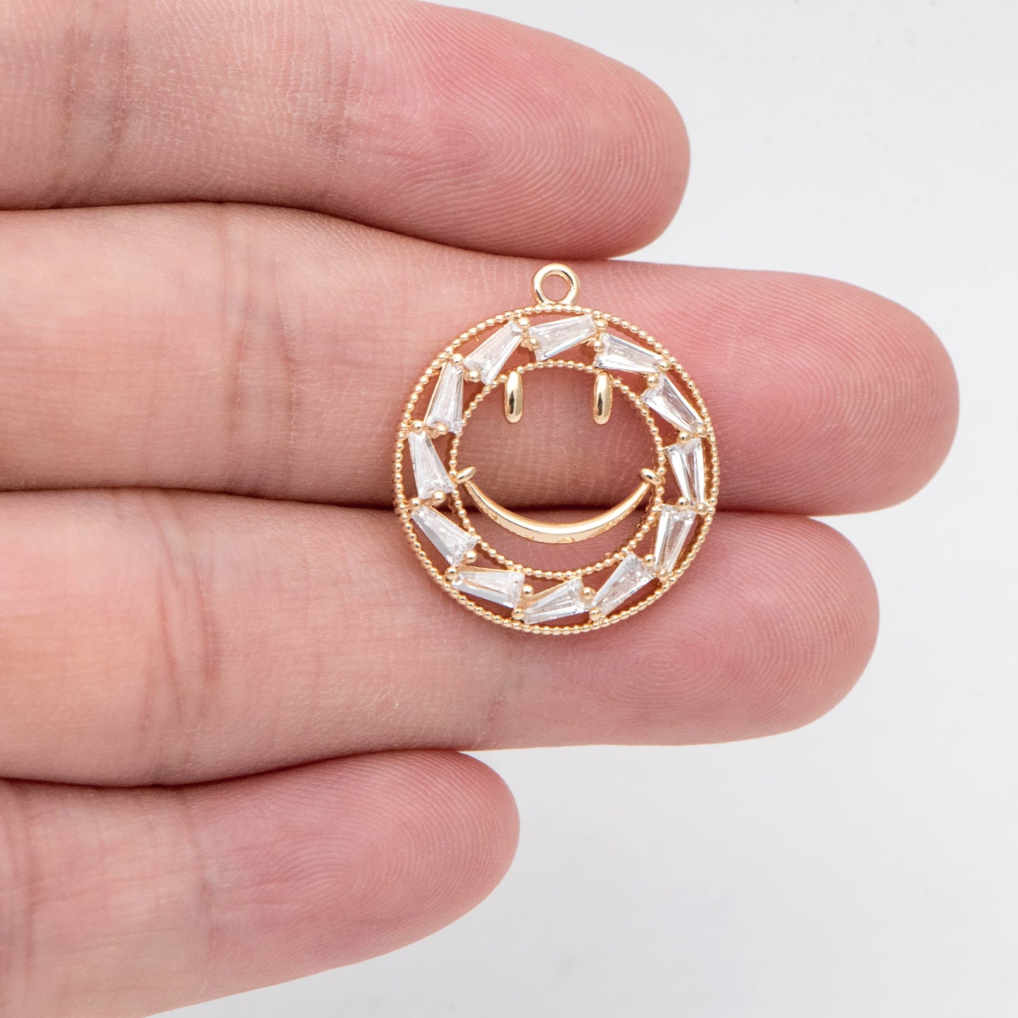 4pcs CZ pave Gold Hammered Smile Face Charm, Jewelry Making, Diy Material, Jewelry Supplies (GB-2421)