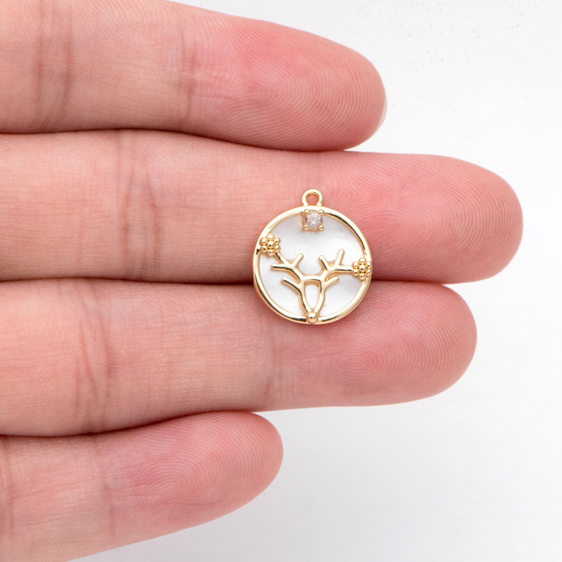 4pcs Gold Deer Charms, Mother of Pearl Shell Disc, Gold Stag Pendants (GB-2517-E)