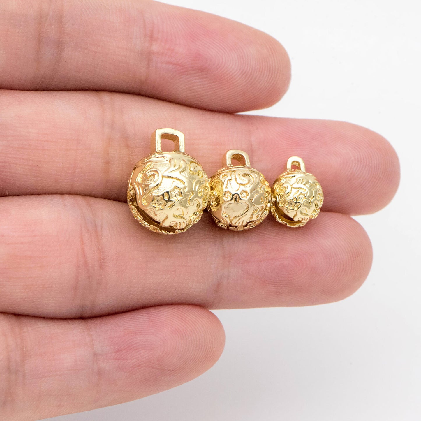 10pcs Gold Carved Star Sky Tinkle Bell, Jingle Bell, Dangle Charms Pendants (GB-2545)