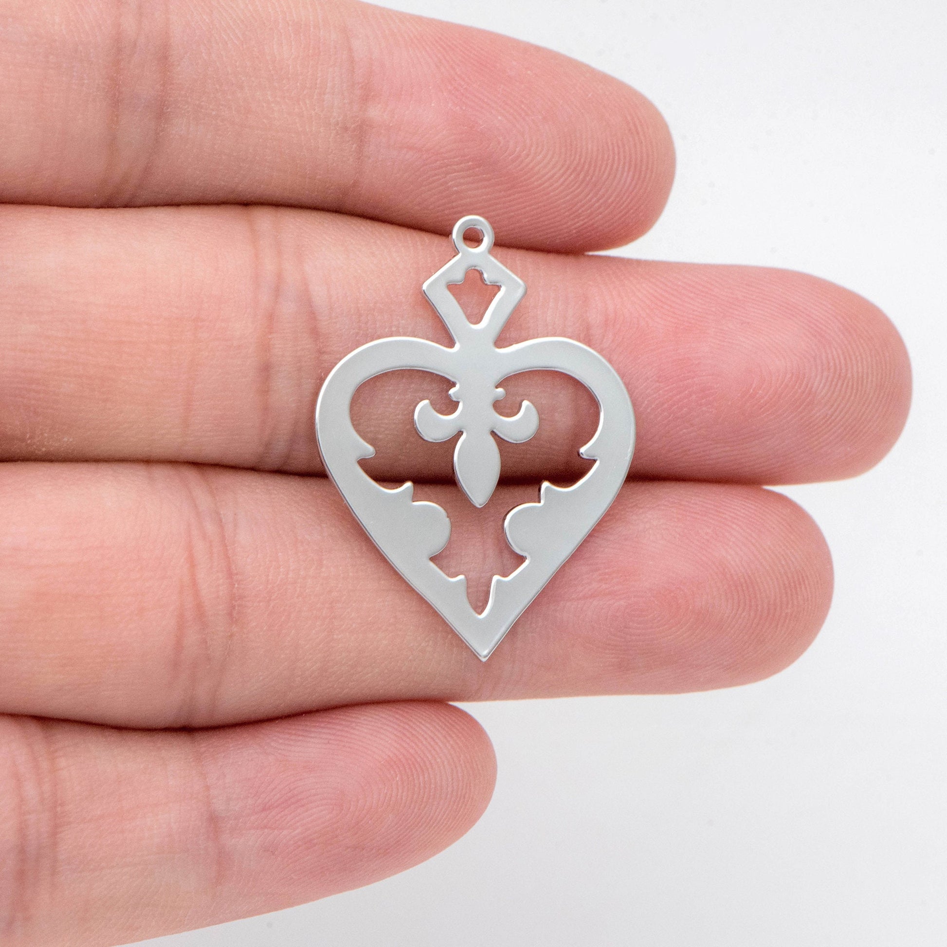 10pcs Silver tone Heart Charms 29x22mm, Rhodium plated Brass Heart Pendants (GB-1406-2)