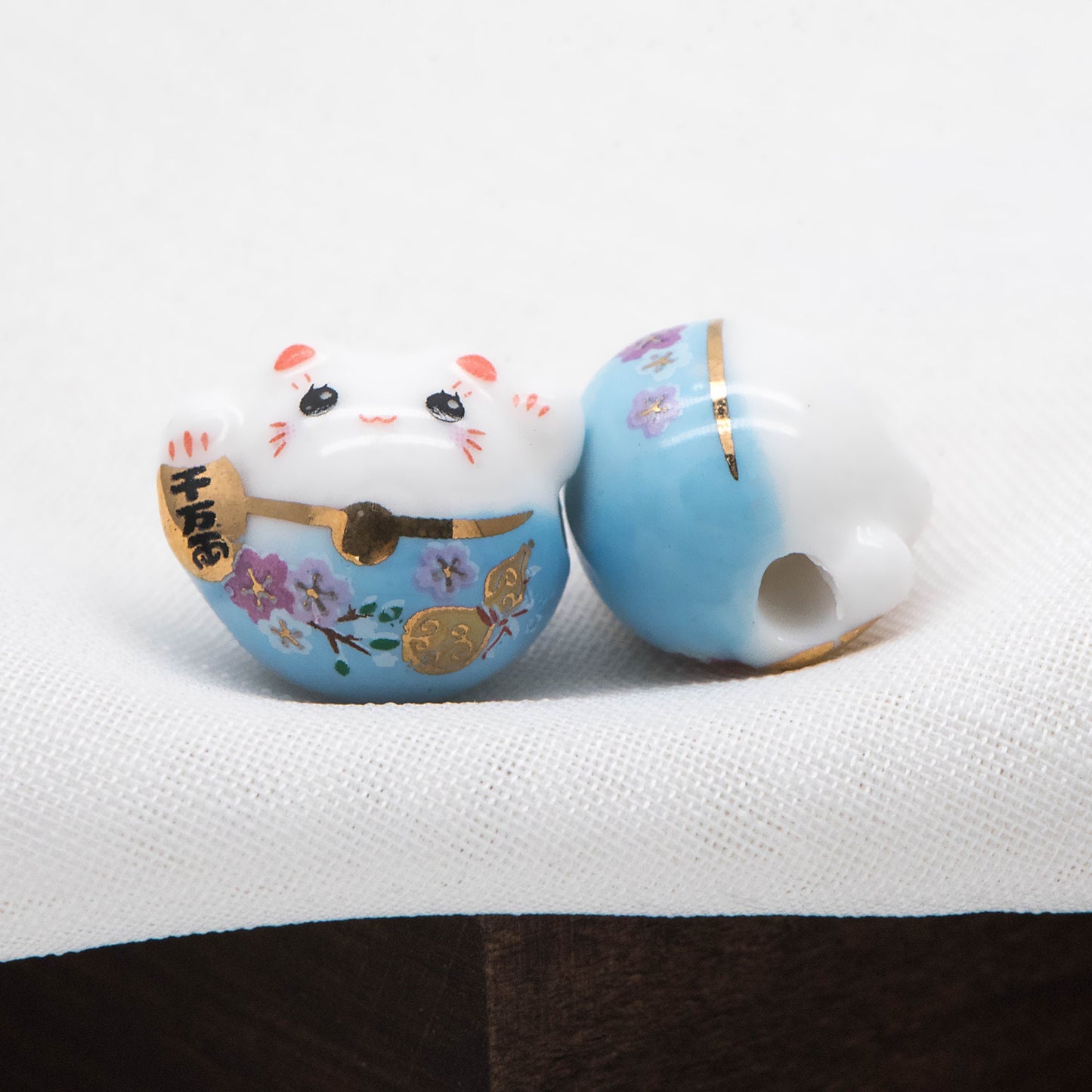 10 beads- Porcelain Lucky Cat beads 15mm, Ceramic Maneki Neko, Drilled Through, Yellow Pink Blue Red Black, Kawaii Cat Charms-(TC-157)