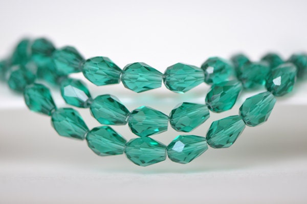 Teardrop Crystal Glass Beads Faceted 5x7mm Green -(SS-05-10) / 70cs