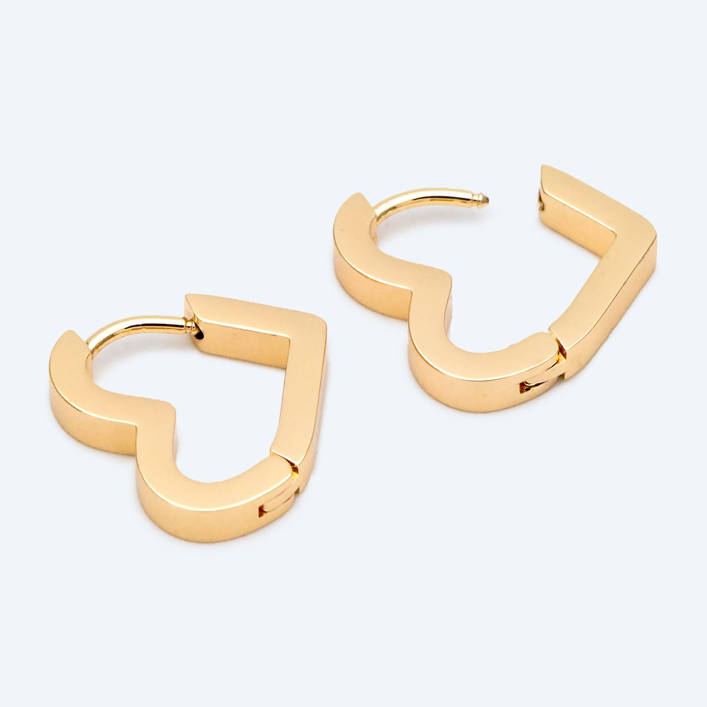 4pcs Heart Huggie Earrings, 18K Gold plated Stainless Steel, Hoop Earring Components (GB-2743)