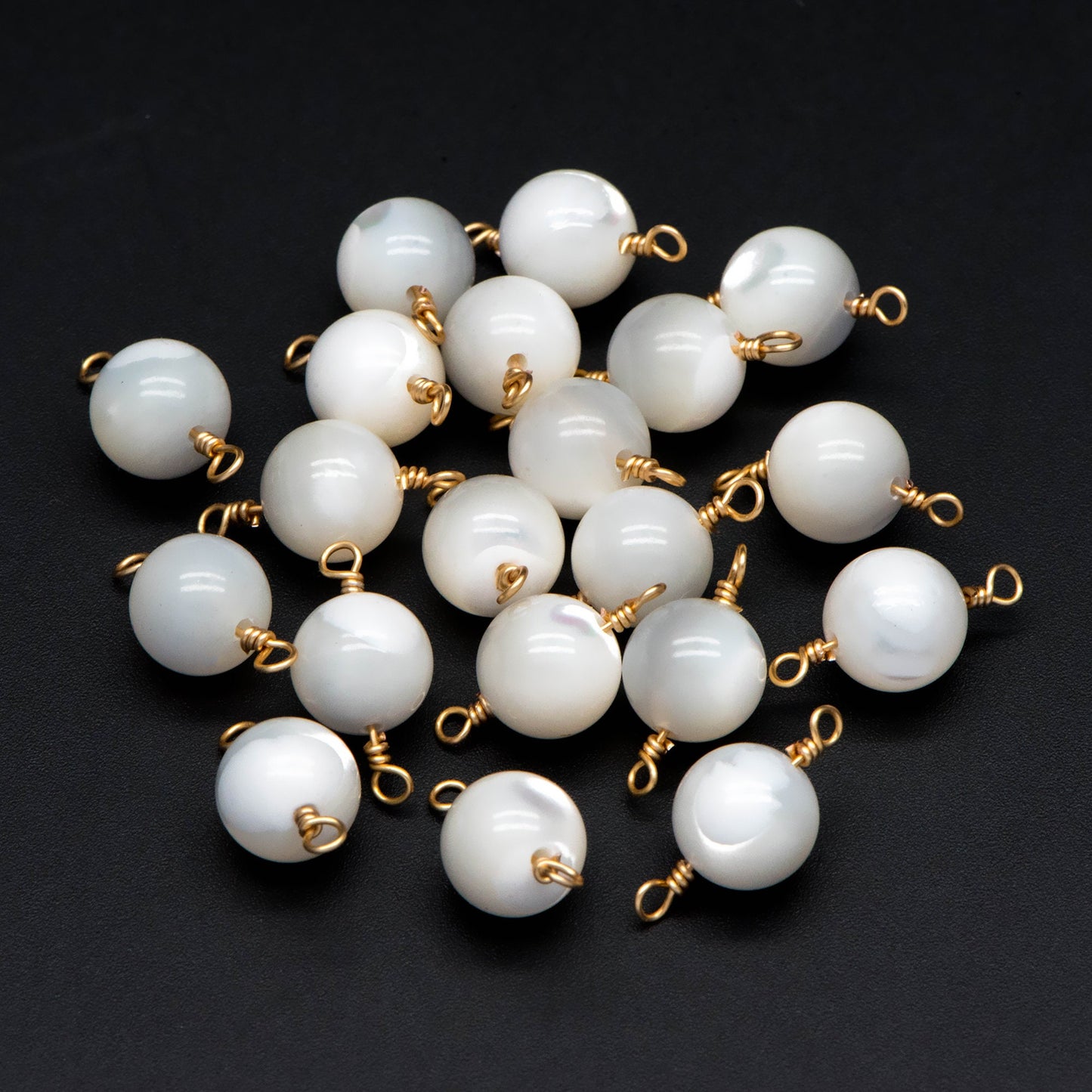 10pcs White Mother of Pearl Connector, Smooth Round Shell Charms, Natural MOP Ball Pendants, Gold Wired Findings Wholesale -(V1384)