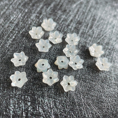 10pcs White Mother of Pearl Tulip 3D Shell Flower Beads 6mm (BK-002-C)