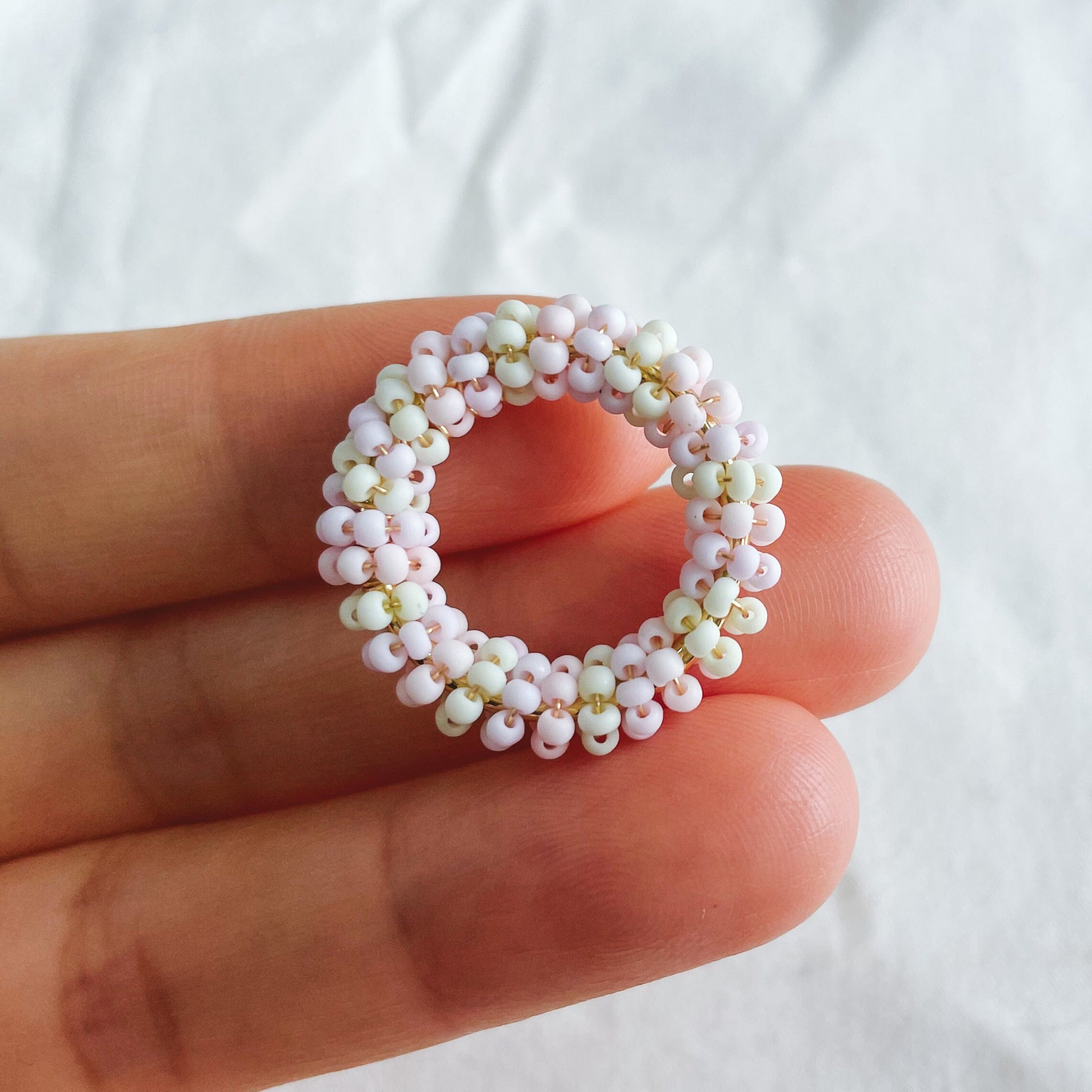 4pcs Beaded Hoop Findings: Pastel Glass Bead Circle, 25mm (FB-077)