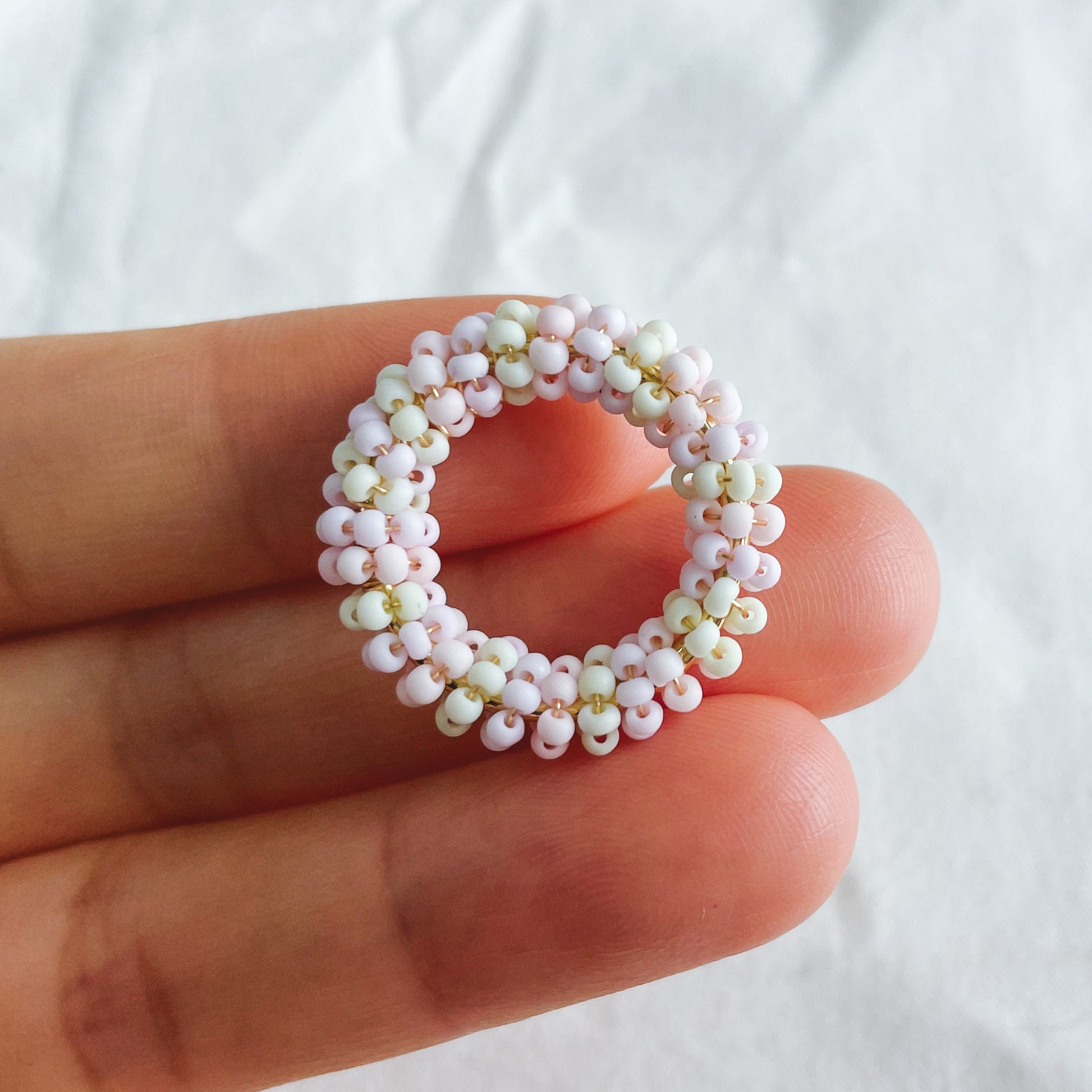 4pcs Beaded Hoop Findings: Pastel Glass Bead Circle, 25mm (FB-077)