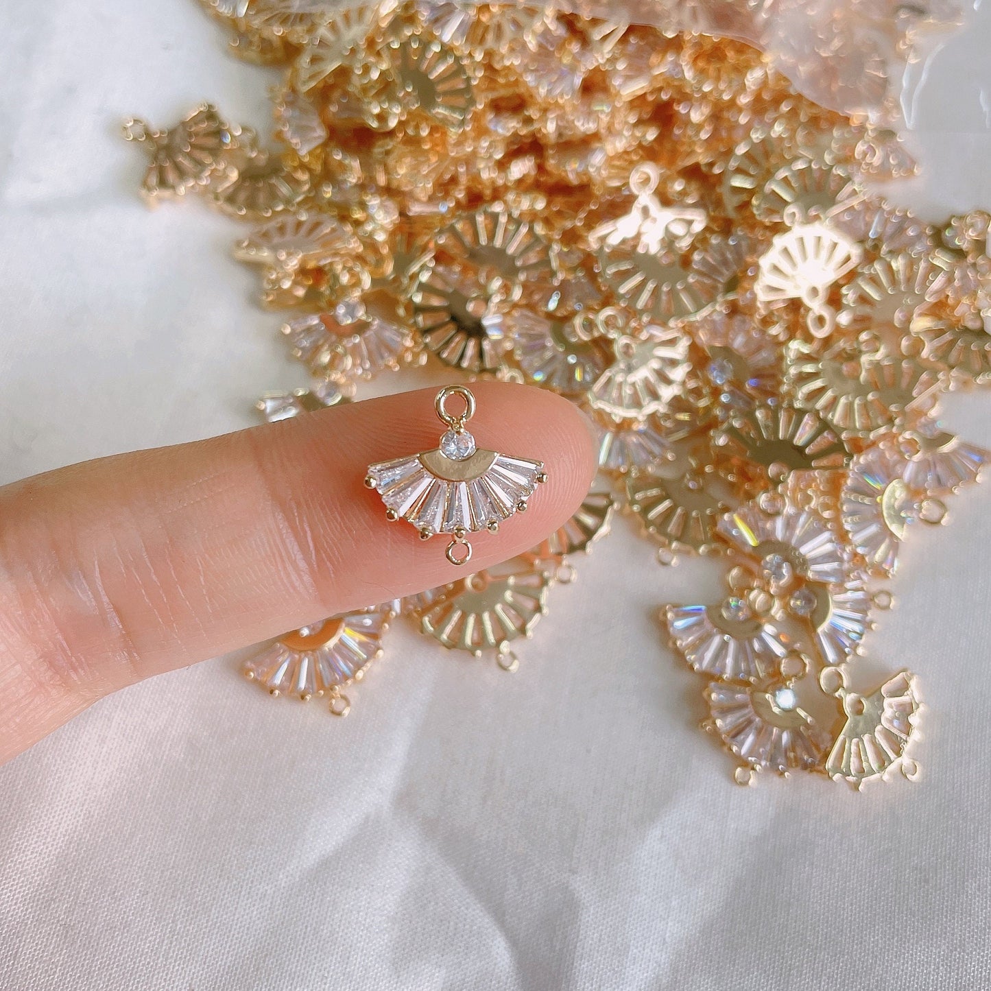 10pcs CZ Pave Gold/ Silver Fan Shaped Charm Connectors 14mm, 18K Gold plated on Brass (GB-539)