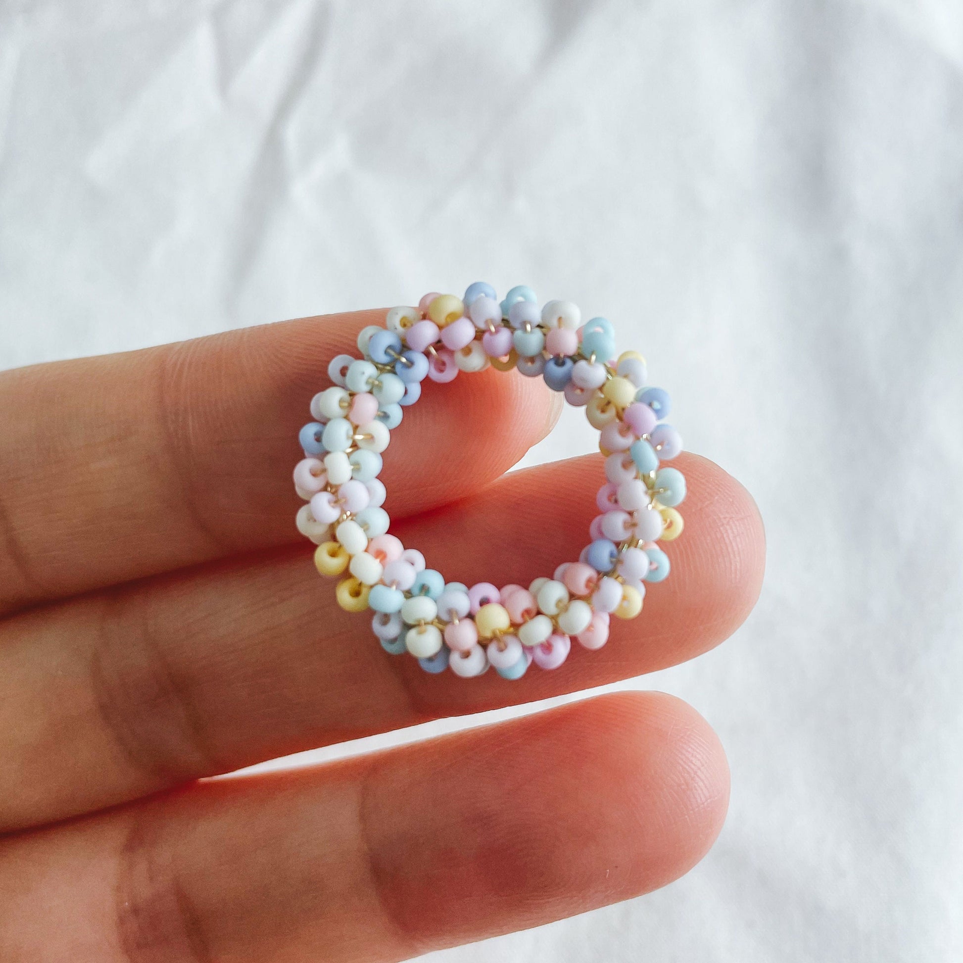4pcs Beaded Hoop Findings: Pastel Glass Bead Circle, 25mm (FB-077)