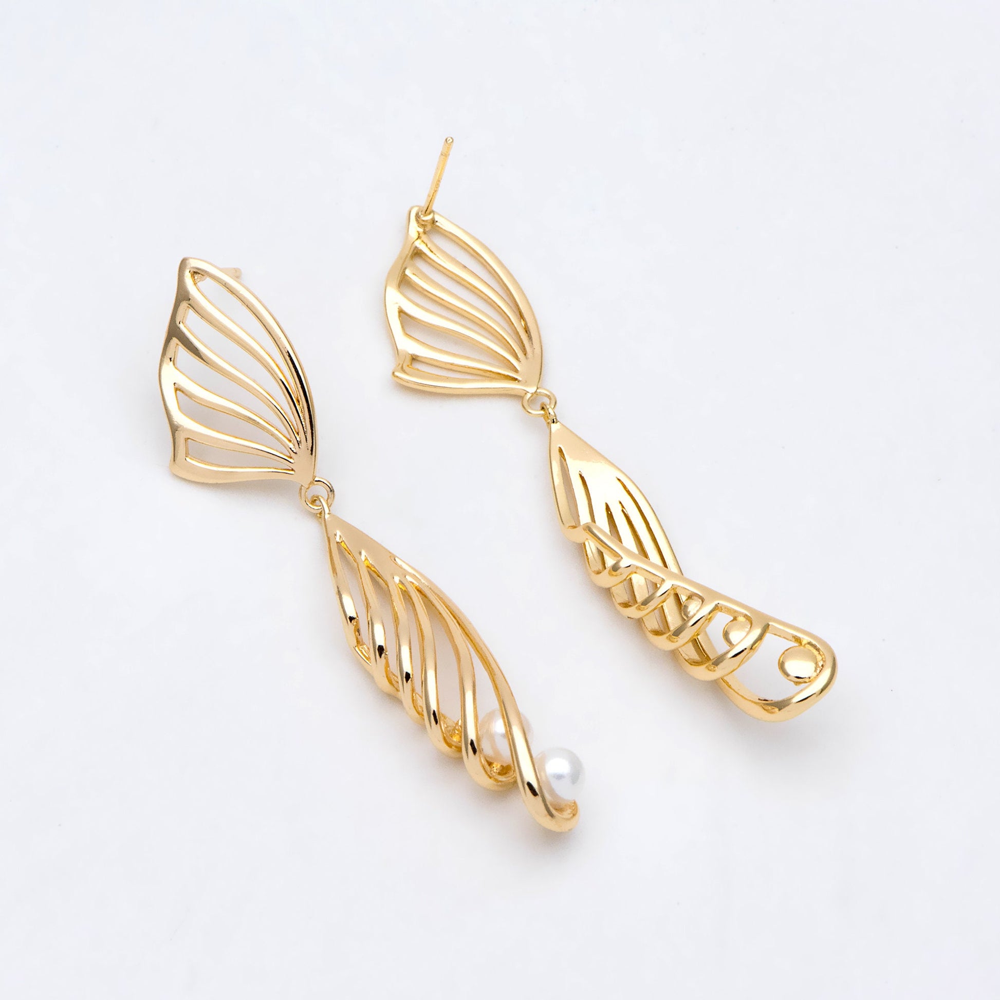 4pcs Gold Fishtail Earring With 3 Pearl Pegs, 18K Gold plated Brass Dainty Earrings (GB-2767)
