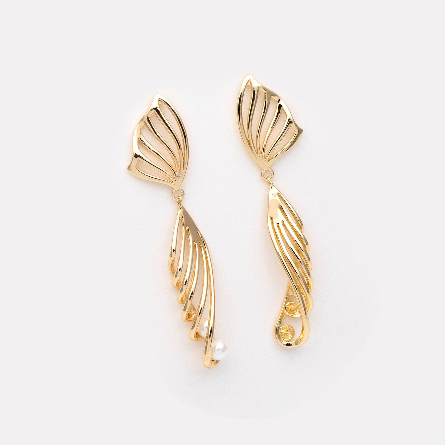 4pcs Gold Fishtail Earring With 3 Pearl Pegs, 18K Gold plated Brass Dainty Earrings (GB-2767)
