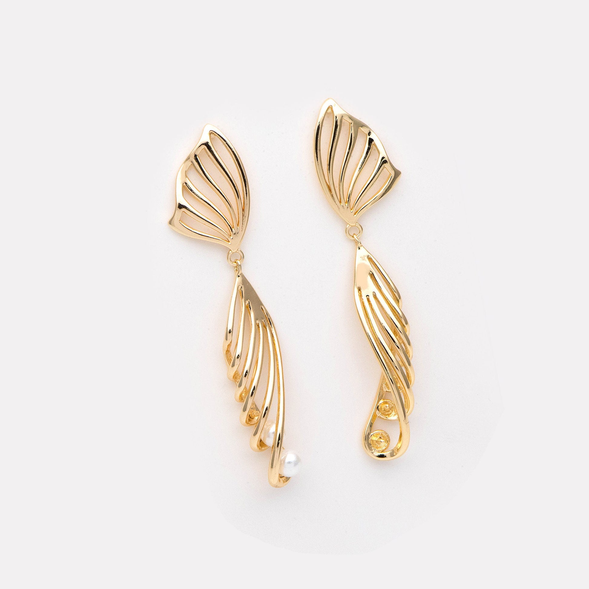 4pcs Gold Fishtail Earring With 3 Pearl Pegs, 18K Gold plated Brass Dainty Earrings (GB-2767)