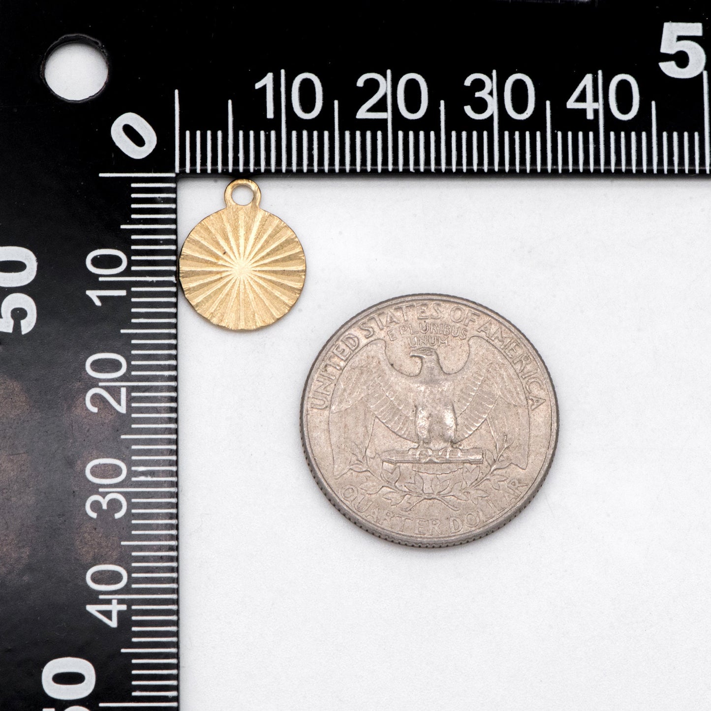 10pcs Raw Brass Round Diamond Cut Charm Pendants, Brass Findings Wholesale (RB-218)