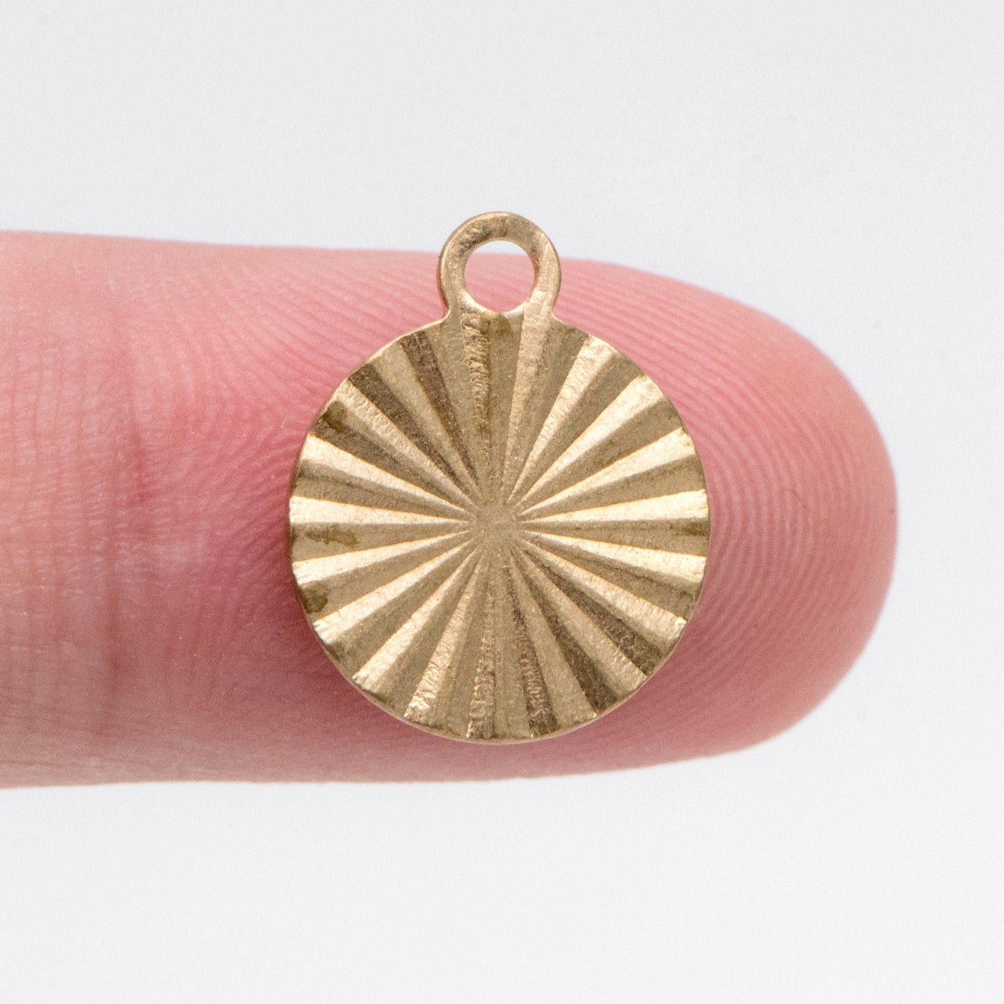 10pcs Raw Brass Round Diamond Cut Charm Pendants, Brass Findings Wholesale (RB-218)