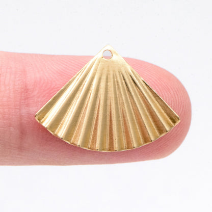 10pcs Raw Brass Fan Charm Pendants 14.5x20mm, Brass Findings Wholesale (RB-228)