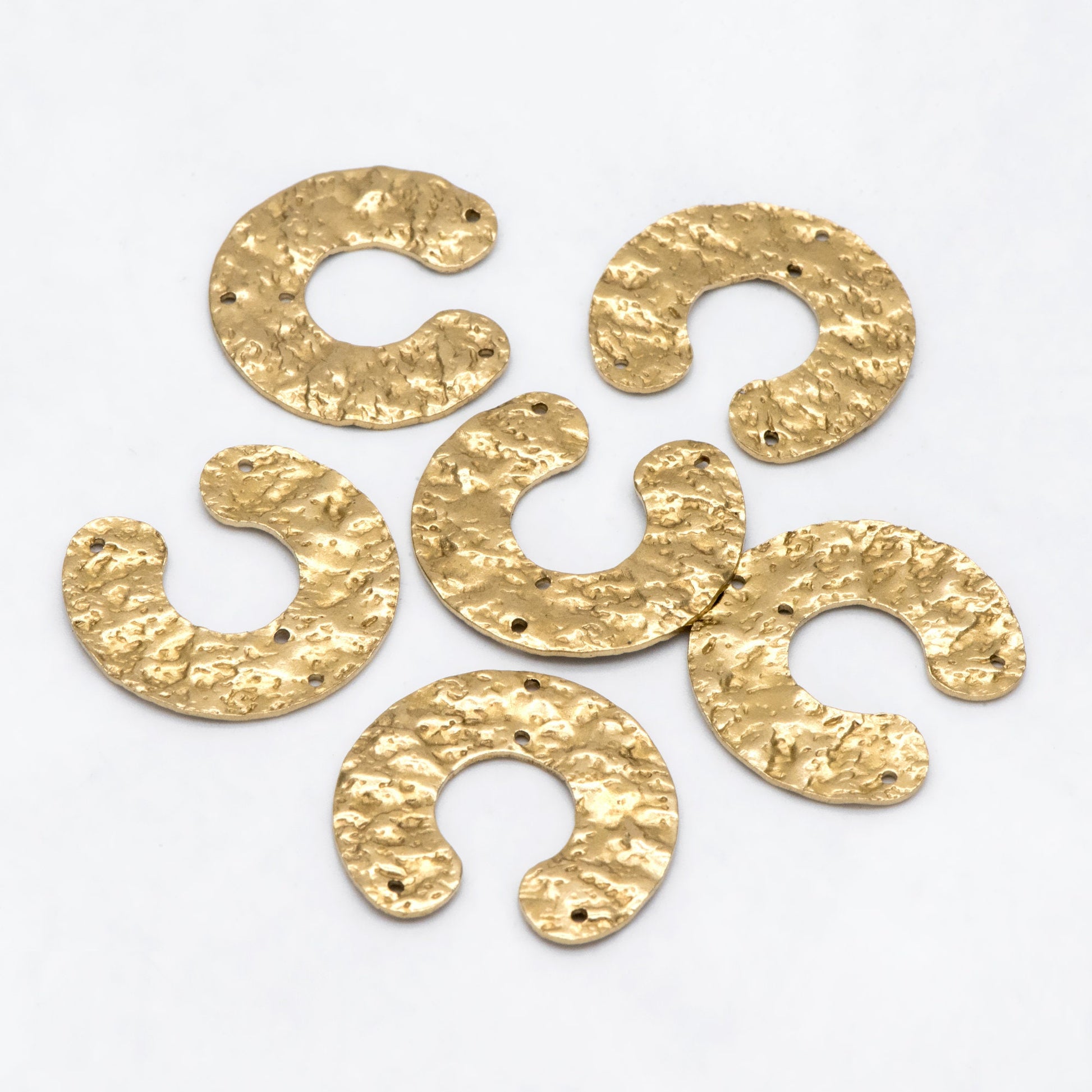 10pcs Raw Brass Hammered C Shaped Connectors 23x26mm, Brass Findings Wholesale (RB-250)