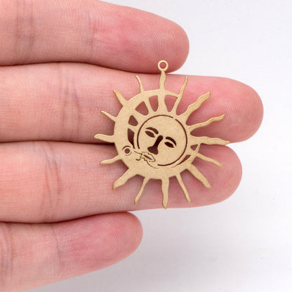 10pcs Raw Brass Sun and Moon Charm Pendants 31.5x30mm, Brass Findings Wholesale (RB-267)