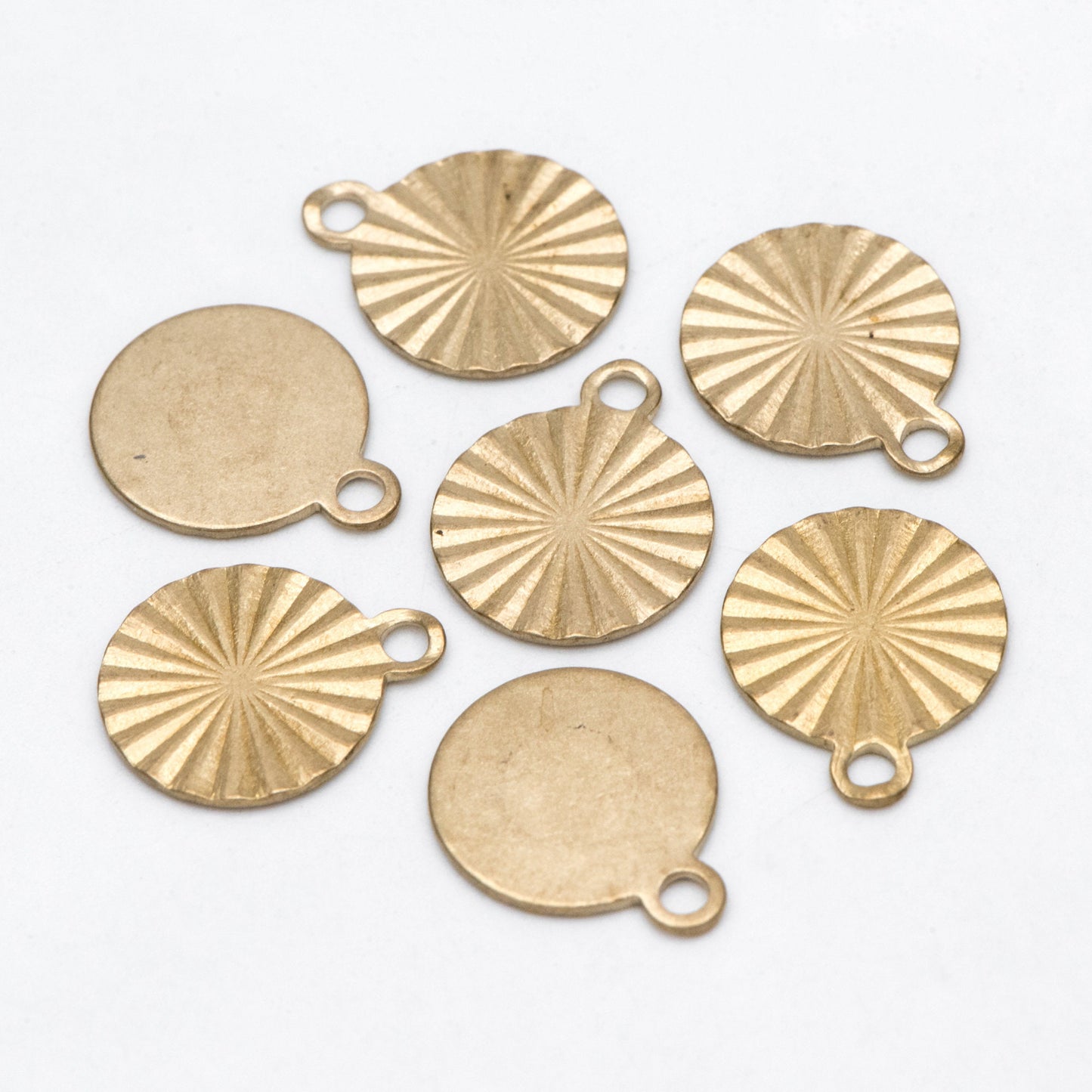 10pcs Raw Brass Round Diamond Cut Charm Pendants, Brass Findings Wholesale (RB-218)