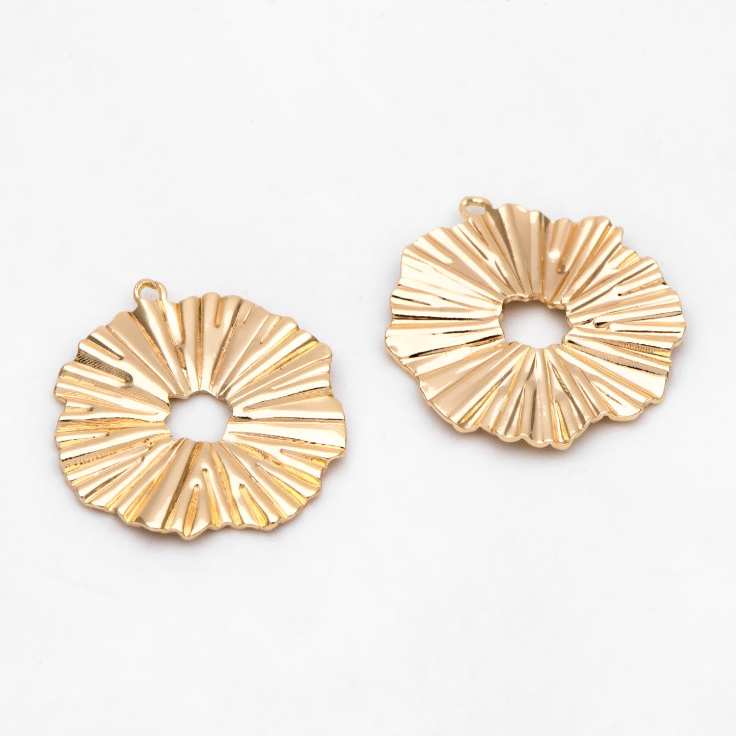 10pcs Gold Wrinkled Circle Charms 20x18mm, 18K Gold plated Brass, Disk Sun Pendants (GB-1404-F)