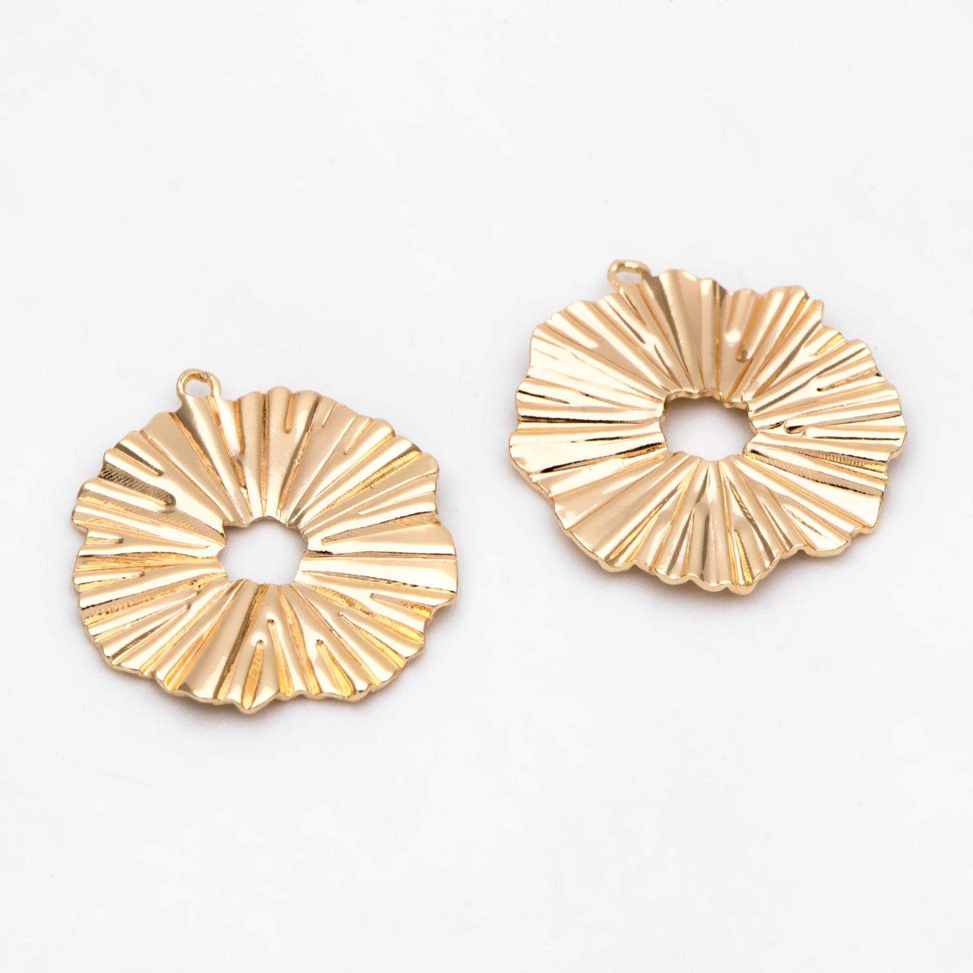 10pcs Gold Wrinkled Circle Charms 20x18mm, 18K Gold plated Brass, Disk Sun Pendants (GB-1404-F)