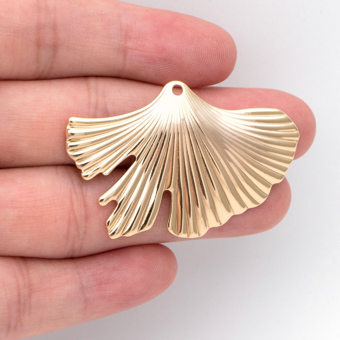 10pcs Gold/ Rhodium plated Brass Ginkgo Leaf Pendant Charms 30x46mm, Lead Nickel Free (GB-3057-C)