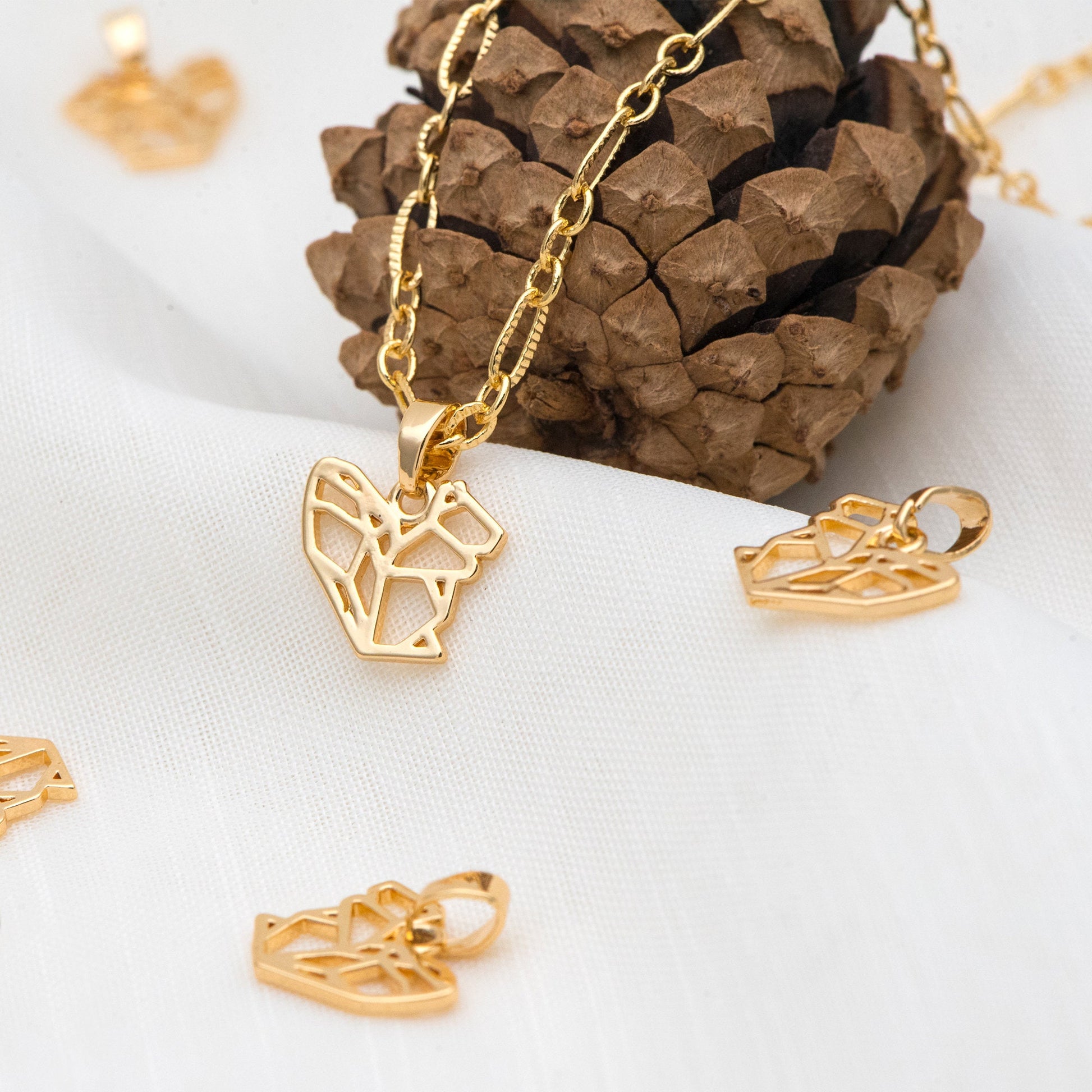 10pcs Gold plated Brass Squirrel Charm Pendants 13x16mm, Lead Nickel Free (GB-262)