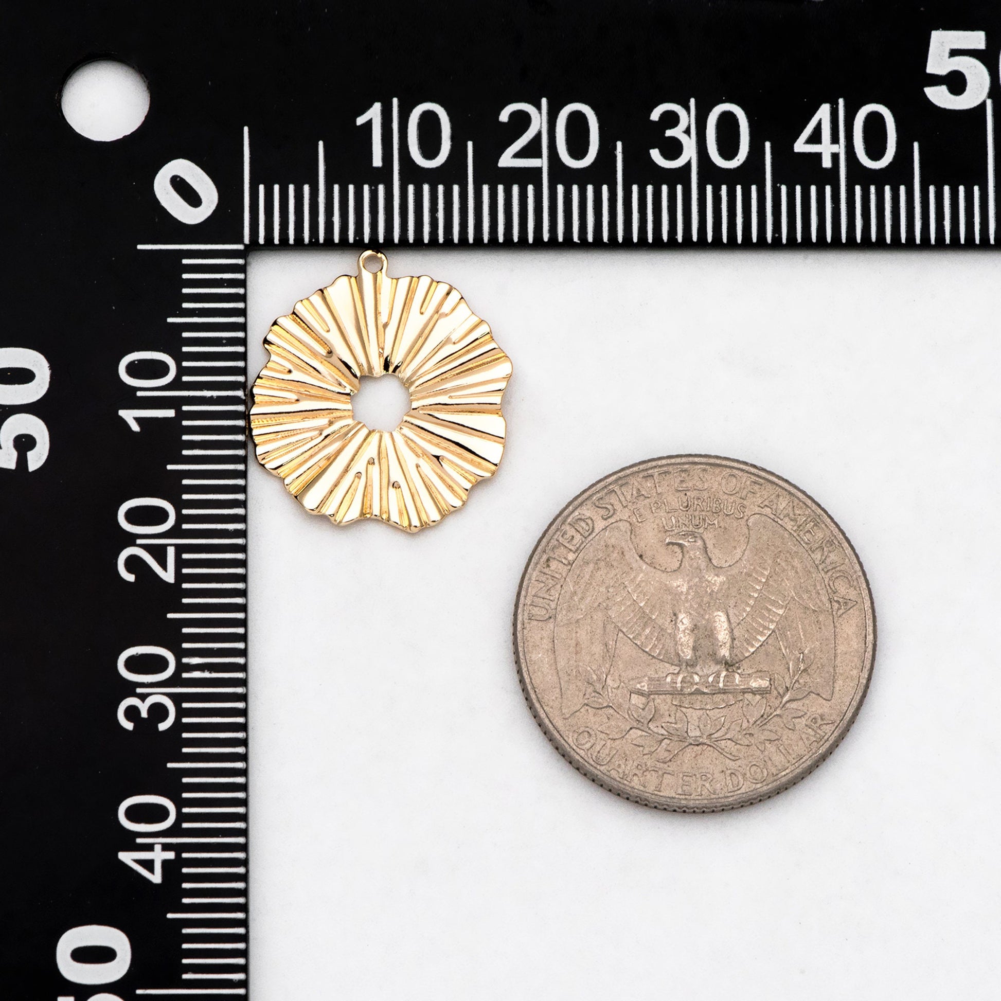 10pcs Gold Wrinkled Circle Charms 20x18mm, 18K Gold plated Brass, Disk Sun Pendants (GB-1404-F)