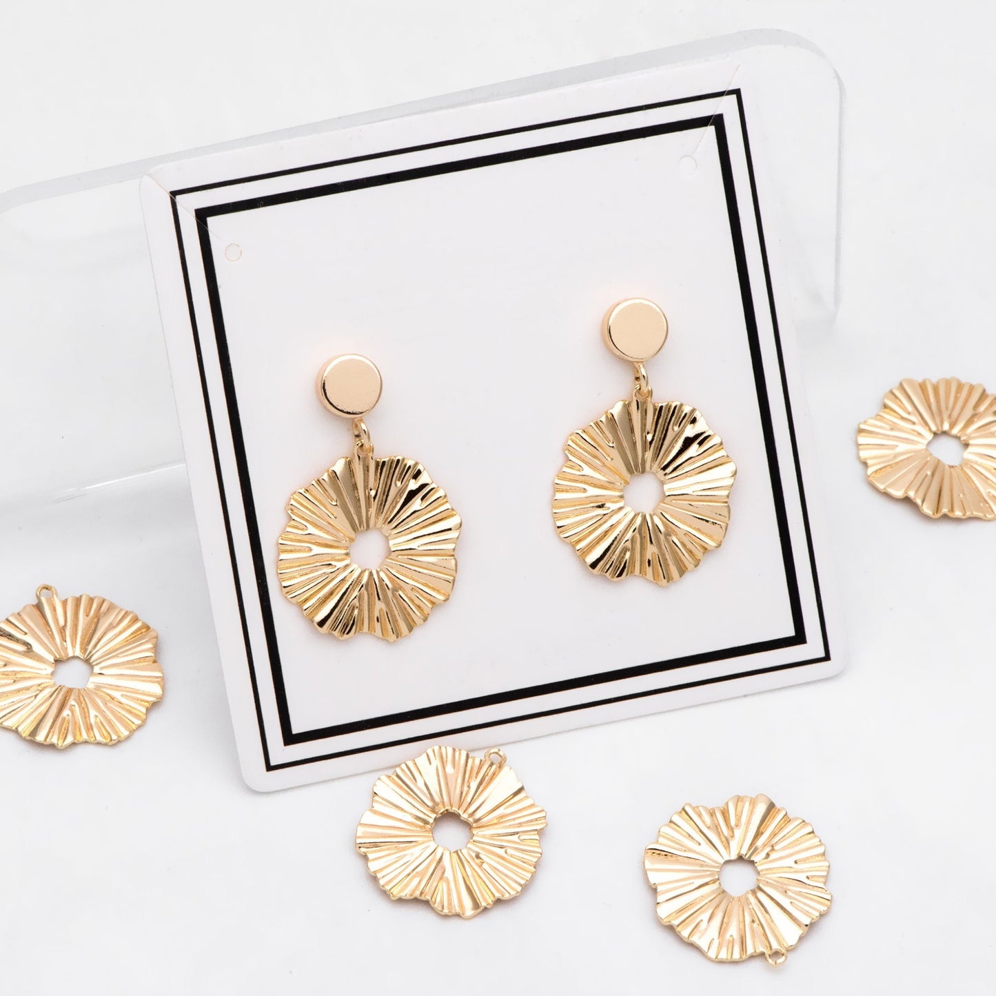 10pcs Gold Wrinkled Circle Charms 20x18mm, 18K Gold plated Brass, Disk Sun Pendants (GB-1404-F)