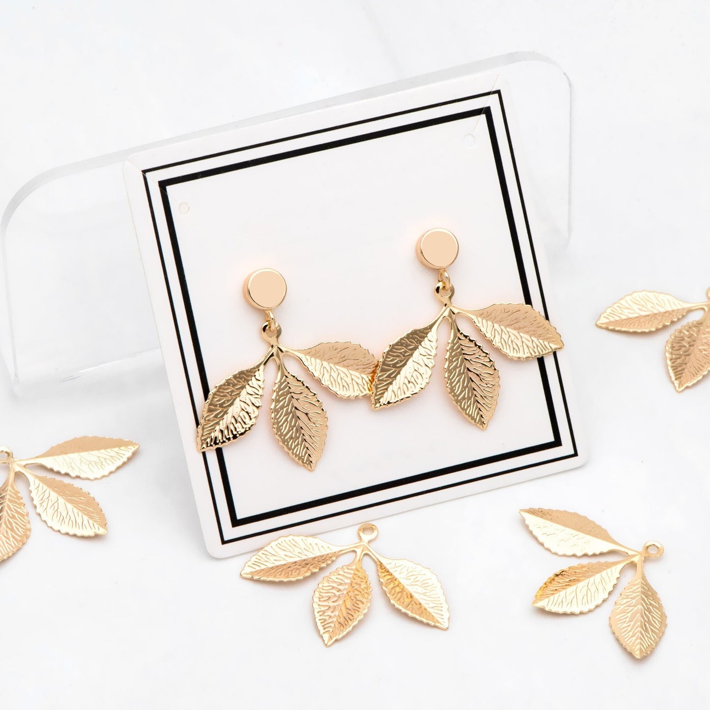 10pcs Gold plated Brass Leaf Charm, Dainty Plant Pendant, 30x23mm, Lead Nickel Free (GB-3045)