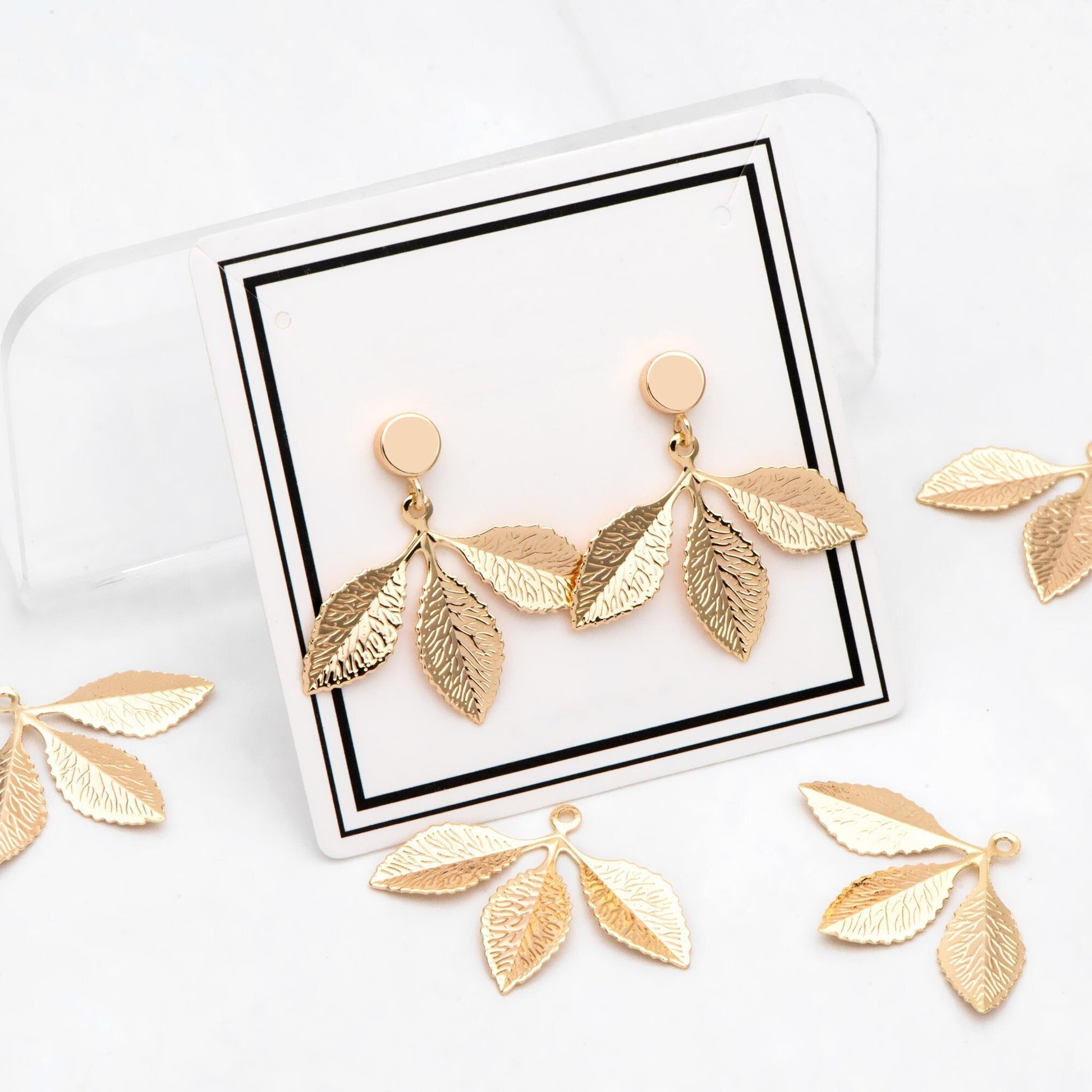 10pcs Gold plated Brass Leaf Charm, Dainty Plant Pendant, 30x23mm, Lead Nickel Free (GB-3045)