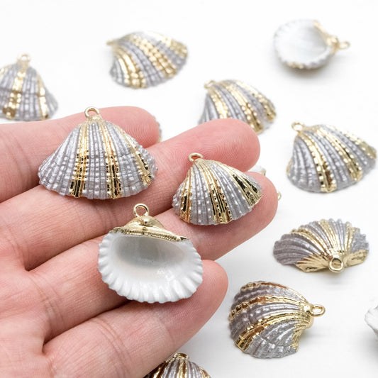 10pcs Natural Shell Charms, Gold plated Shell Pendants, Grey Striped Pattern (#V1400)