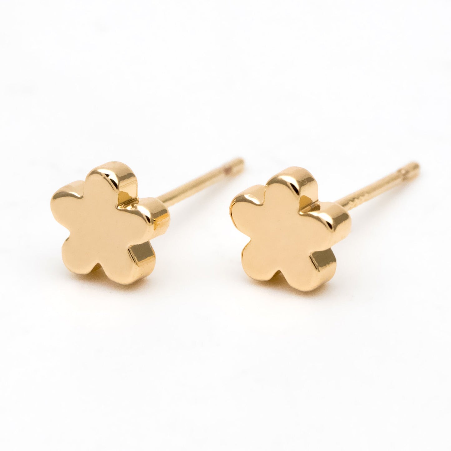 10pcs Gold Flower Ear Posts 6mm, 18K Gold plated Brass, Floral Earring Studs (GB-3331)