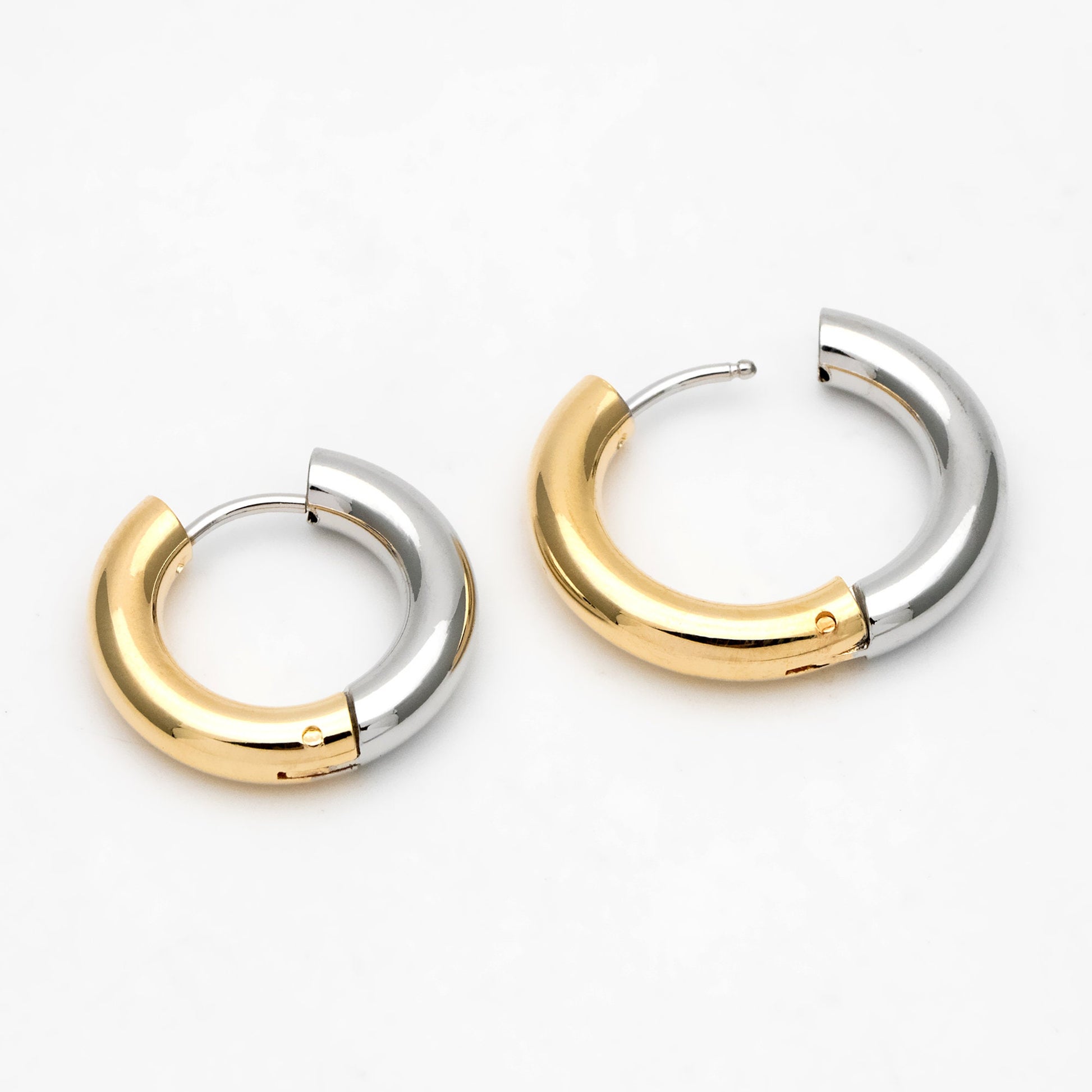 4pcs Gold and Silver Two Tone Chunky Hoop Huggies, 4mm Thick, 18/20/ 22mm, Stainless Steel Hoop Earrings, Minimalist Earrings (GB-3314)