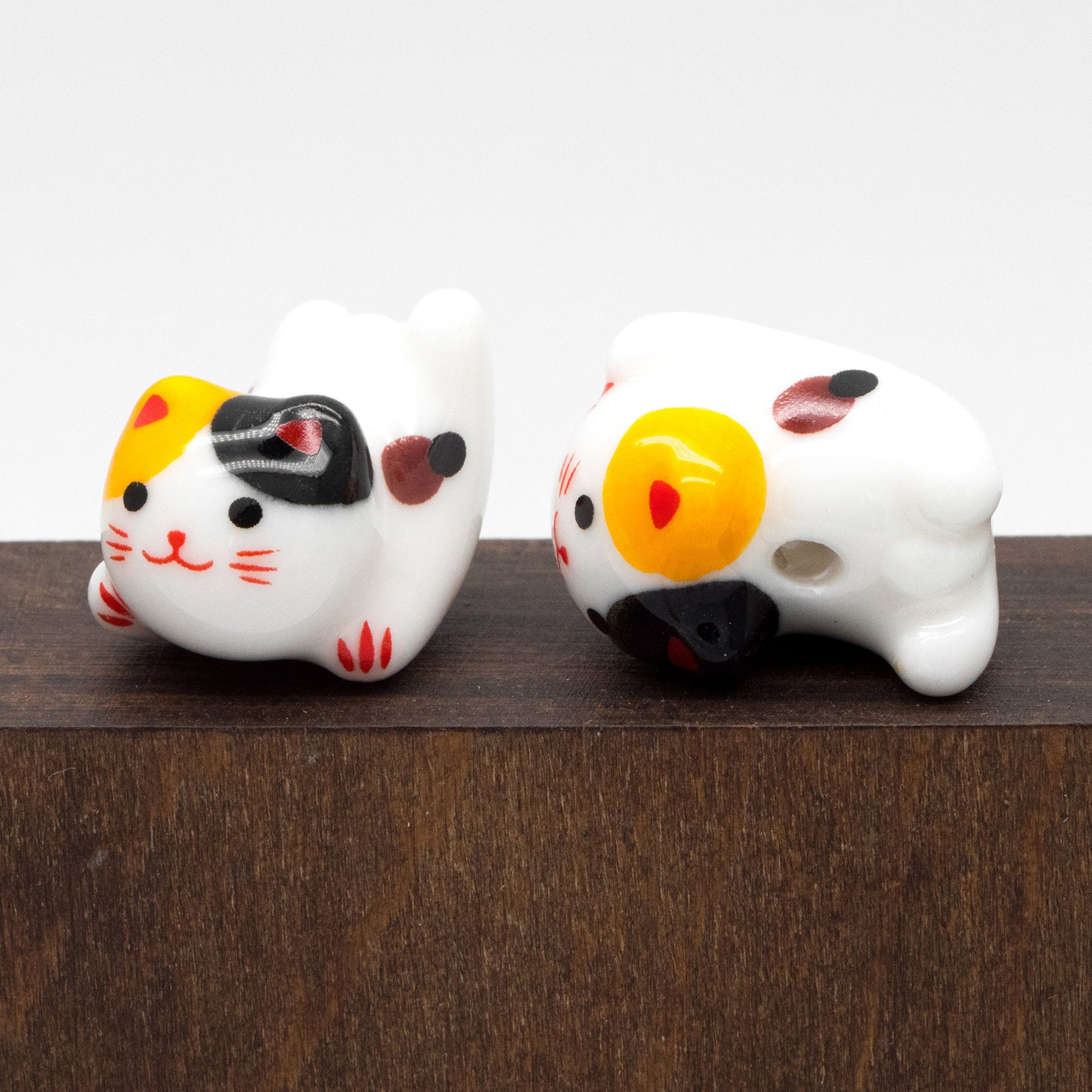 10 beads- Porcelain Lucky Cat beads 20mm, Handmade Ceramic Maneki Neko, Kawaii Animal Beads (TC-171)