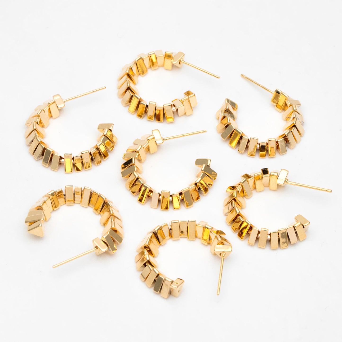 4pcs Gold Round Circle Ear Posts 20/24mm, Triangle Beaded Stud Earrings, Simple Geometric Hoop Earrings (GB-3379)