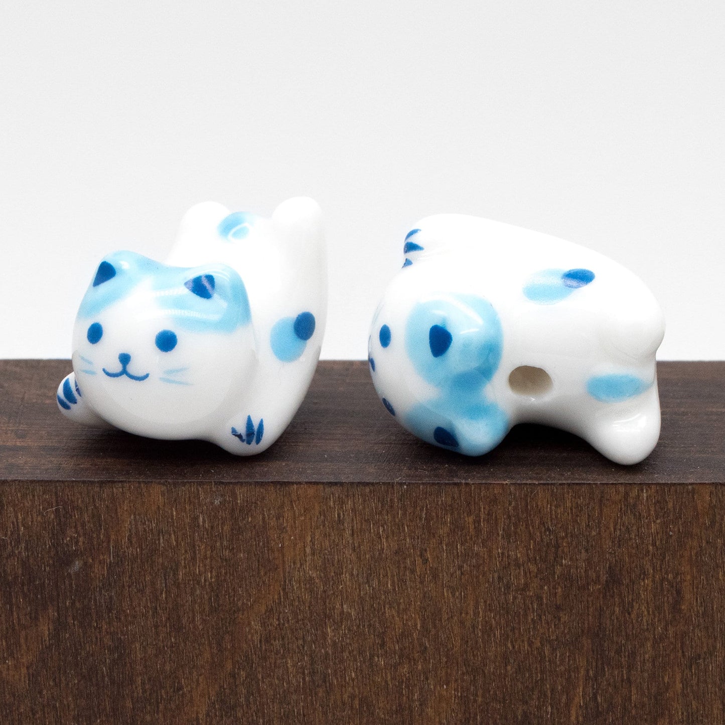 10 beads- Porcelain Lucky Cat beads 20mm, Handmade Ceramic Maneki Neko, Kawaii Animal Beads (TC-171)