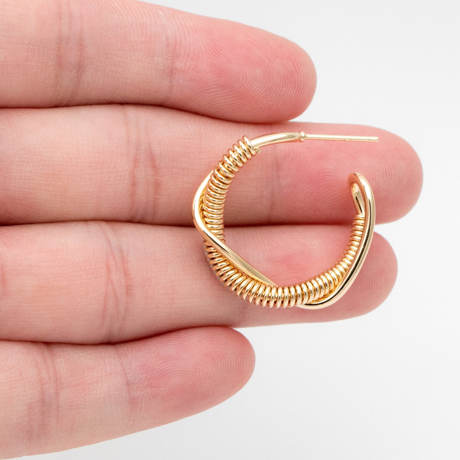 4pcs Gold Round Circle Ear Posts 26mm, Twisted Wire Stud Earrings, Simple Geometric Hoop Earrings (GB-3388)
