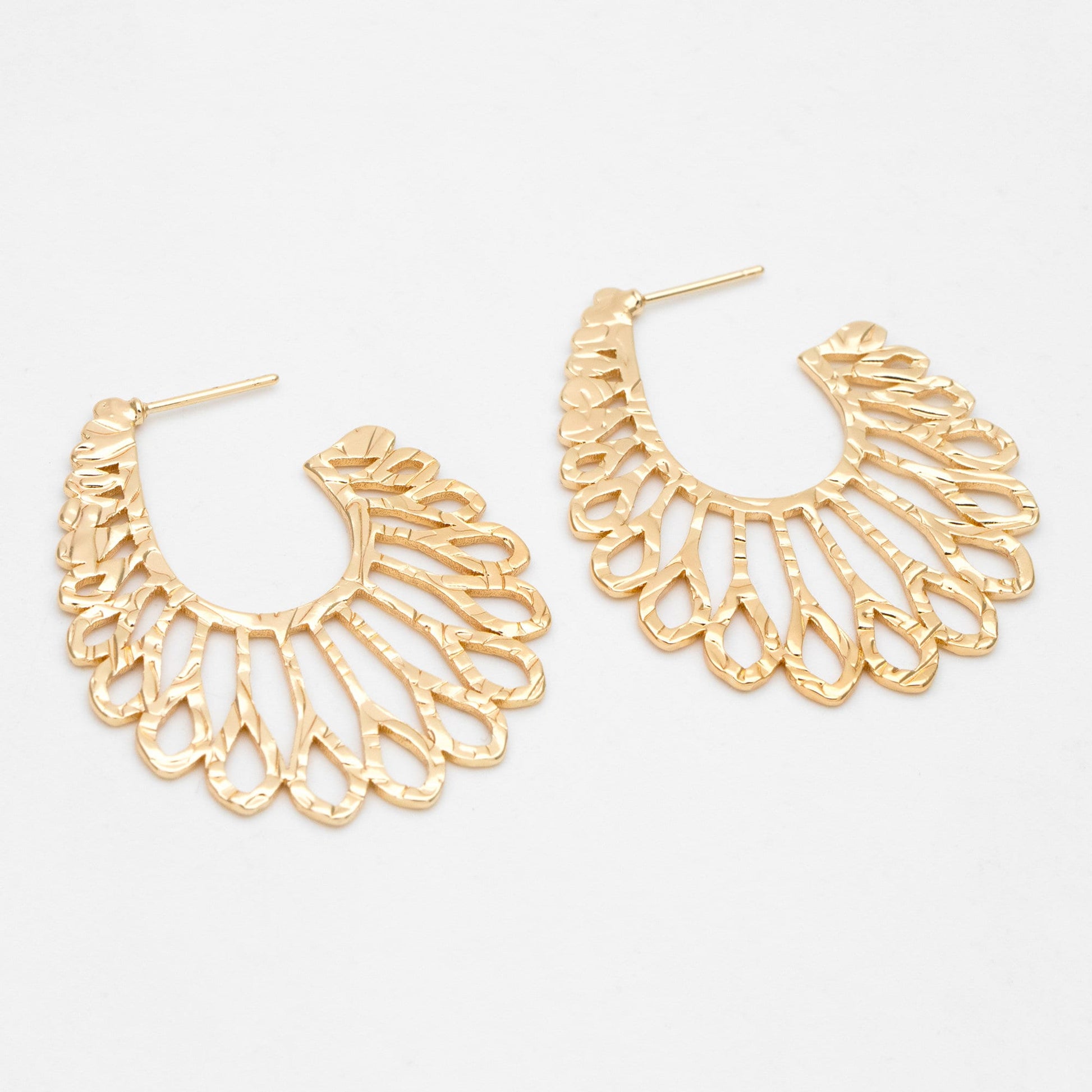 4pcs Gold Hollow Flower Post Earrings 43x35mm, Gold plated Brass Floral Stud Earring (#GB-3389)