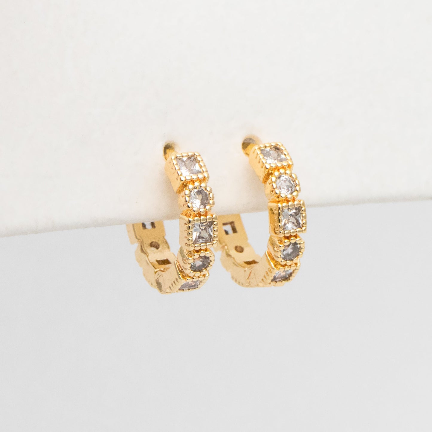 4pcs CZ Pave Hoop Earrings, Hoop Earrings, Dainty Huggie Earrings, Minimalist Earring, Small Gold Hoops Earring (GB-3826-F)