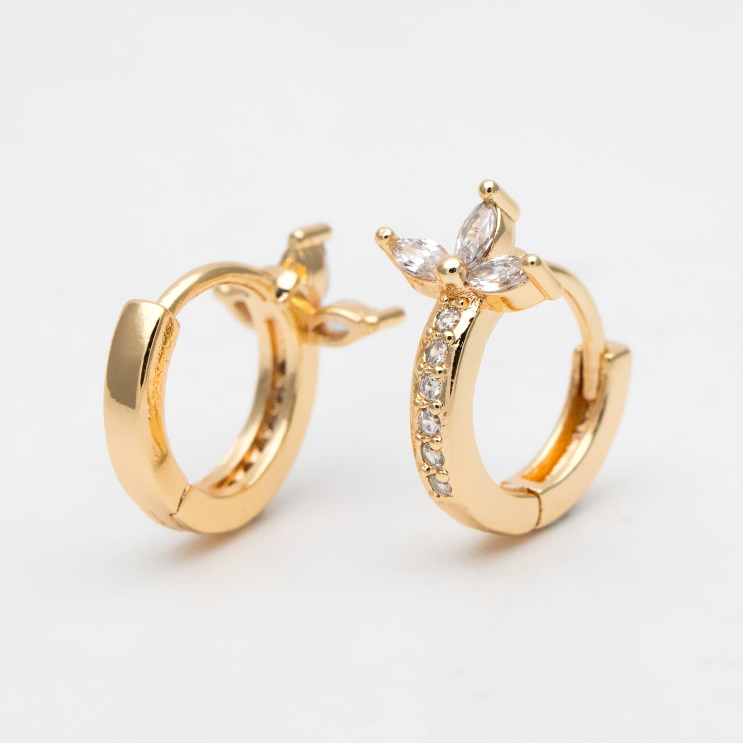 4pcs CZ Pave Tiny Leaf Hoop Earrings, 12mm, Dainty Huggie Earrings (GB-3477-D)