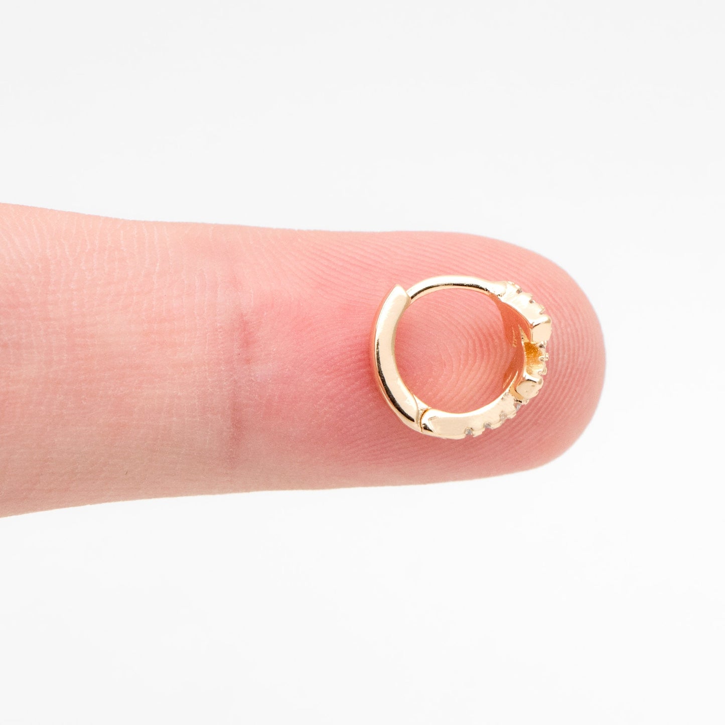 4pcs CZ Pave Arrow Hoop Earrings, 10mm, Huggie Earrings, Minimalist Earring, Small Gold Hoops Earring (GB-3399-D)