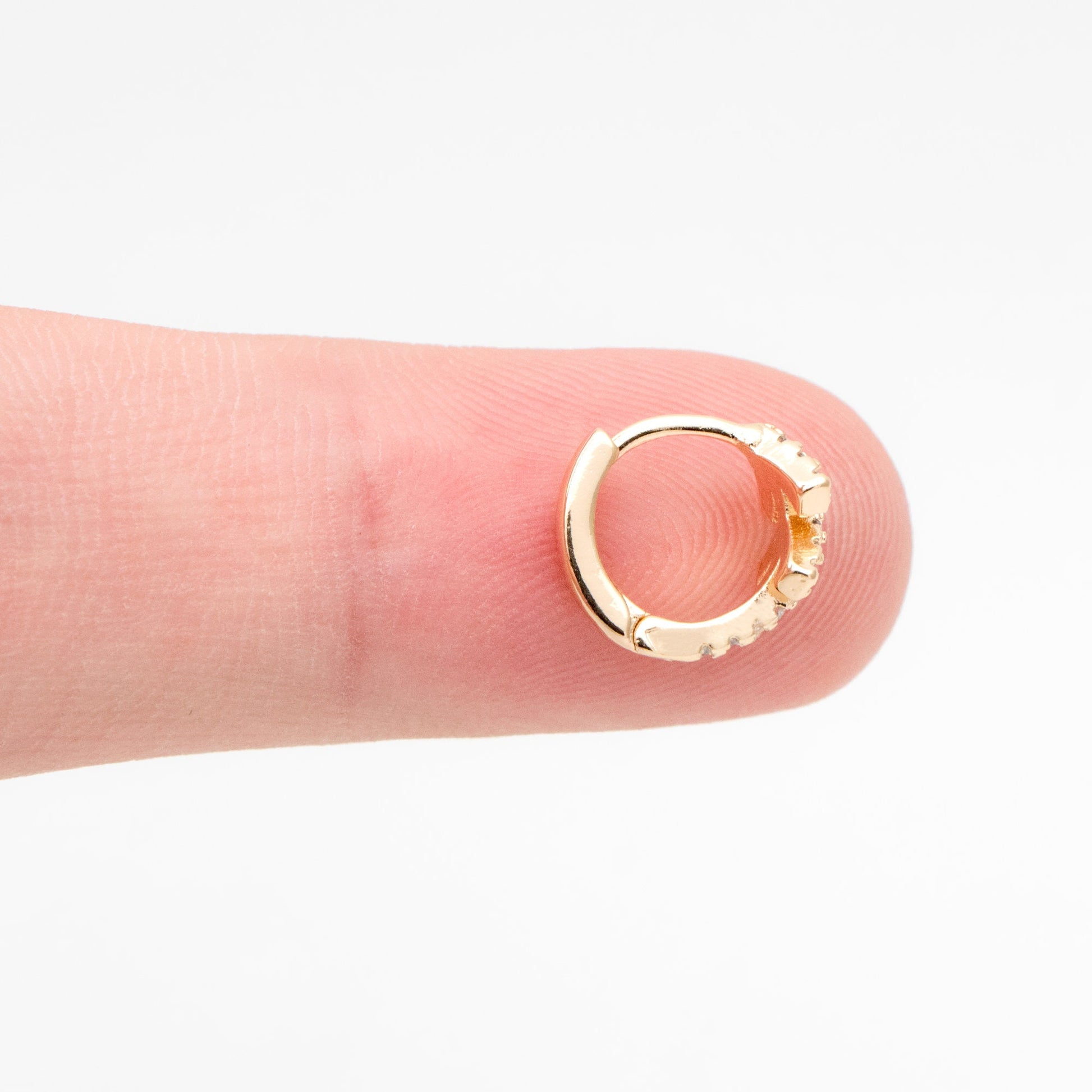 4pcs CZ Pave Arrow Hoop Earrings, 10mm, Huggie Earrings, Minimalist Earring, Small Gold Hoops Earring (GB-3399-D)