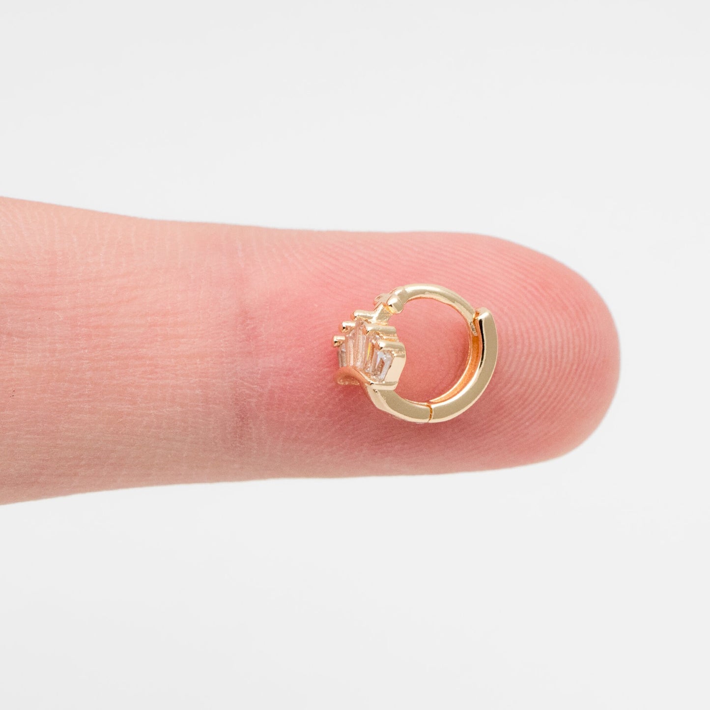 4pcs CZ Pave Tiny Crown Hoop Earrings, 9mm, Cartilage Hoop, Cartilage Clicker Hoop (GB-3474-D)